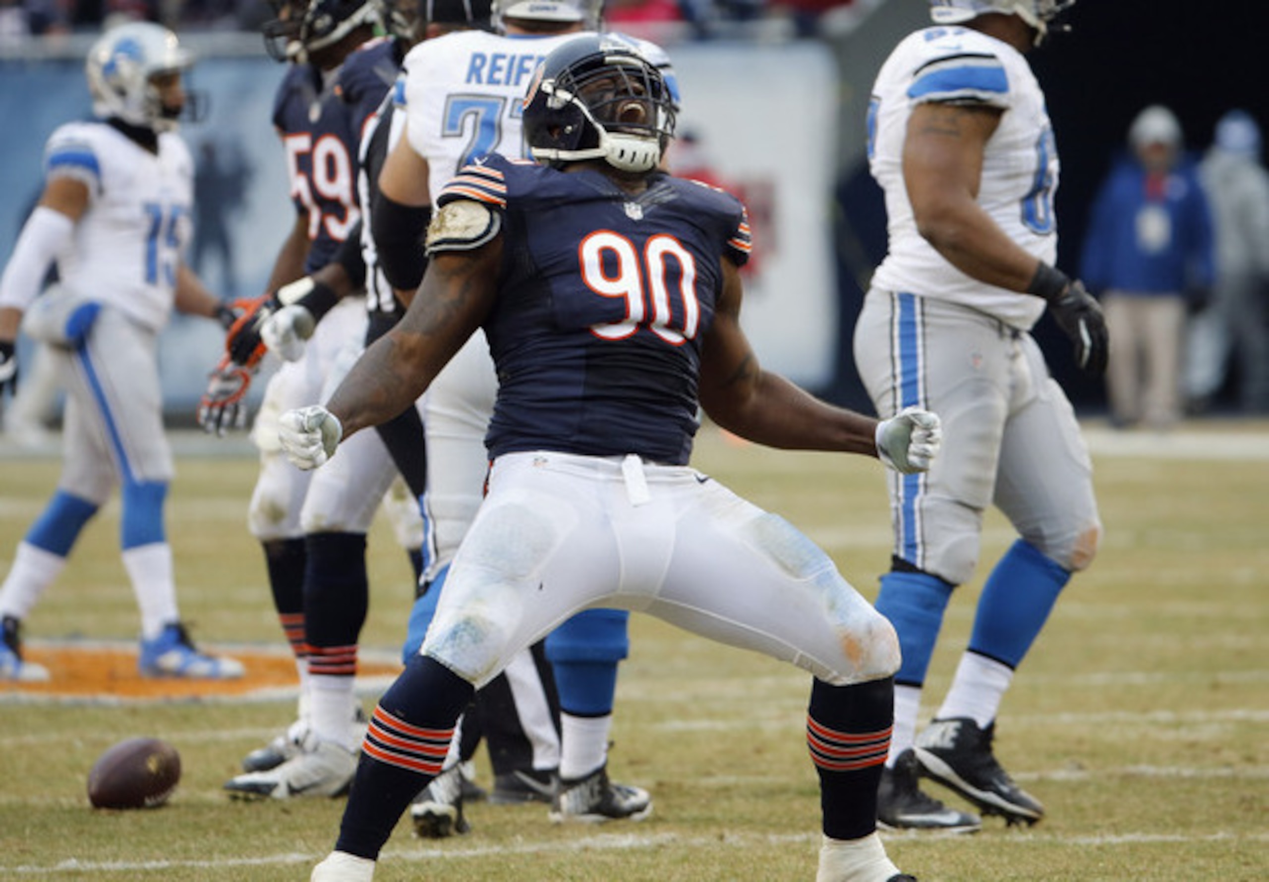 Jeremiah Ratliff is one of the few defensive linemen on Chicago's roster who has experience playing in a 3-4 defense.