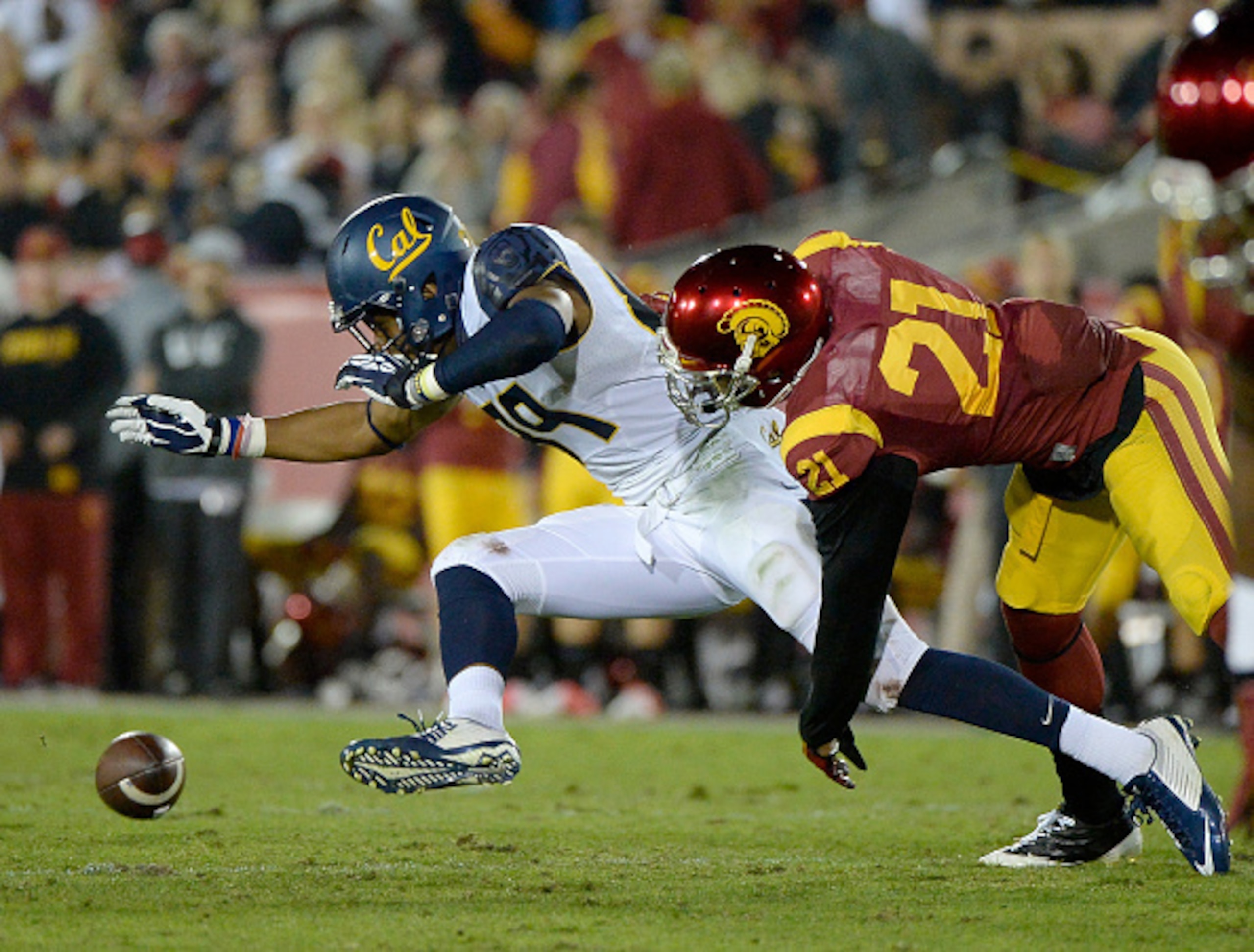 Su'a Cravens is a versatile force in USC's defensive backfield.