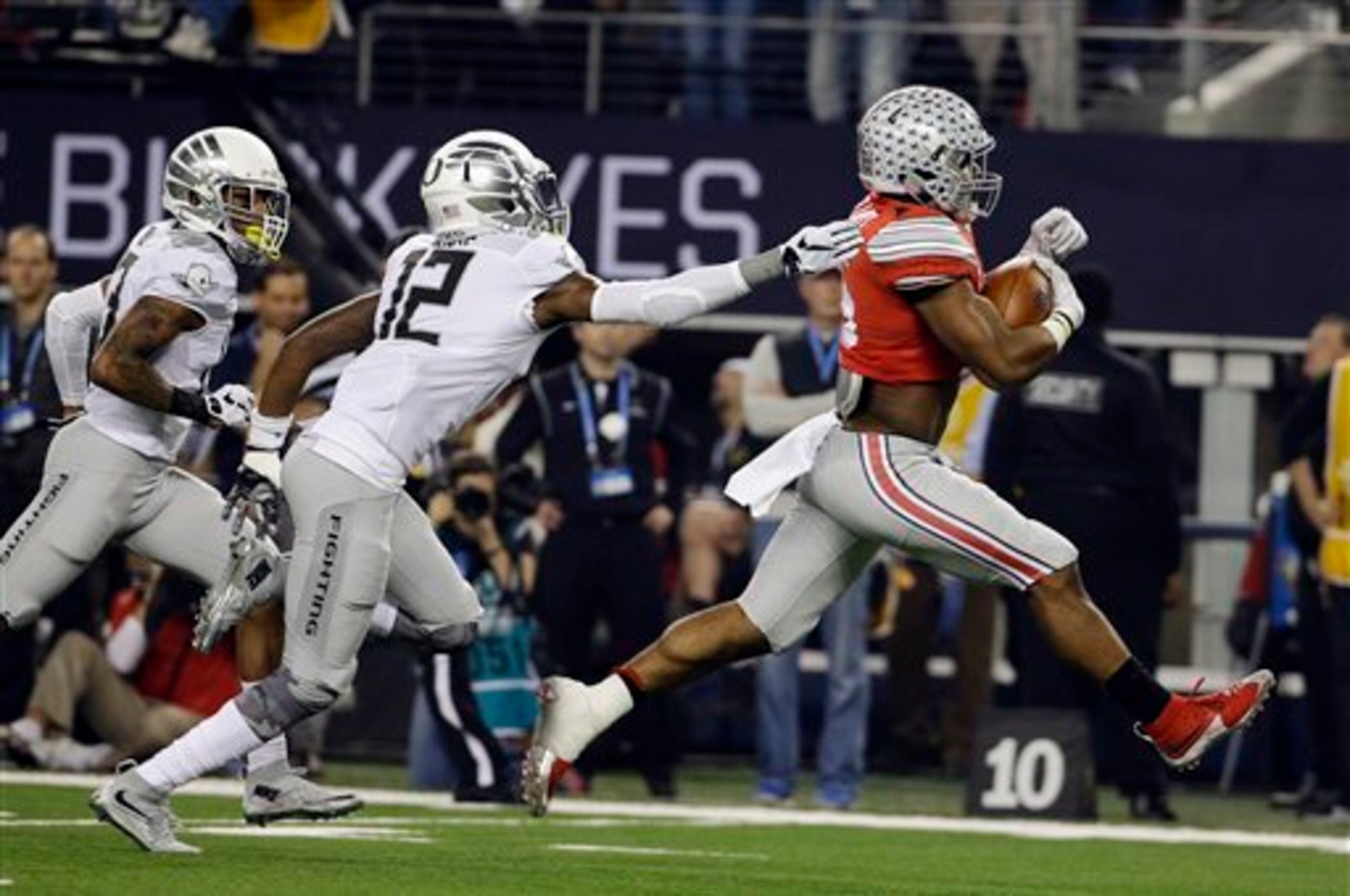 Ezekiel Elliott emerged as one of college football's top tailbacks last fall.