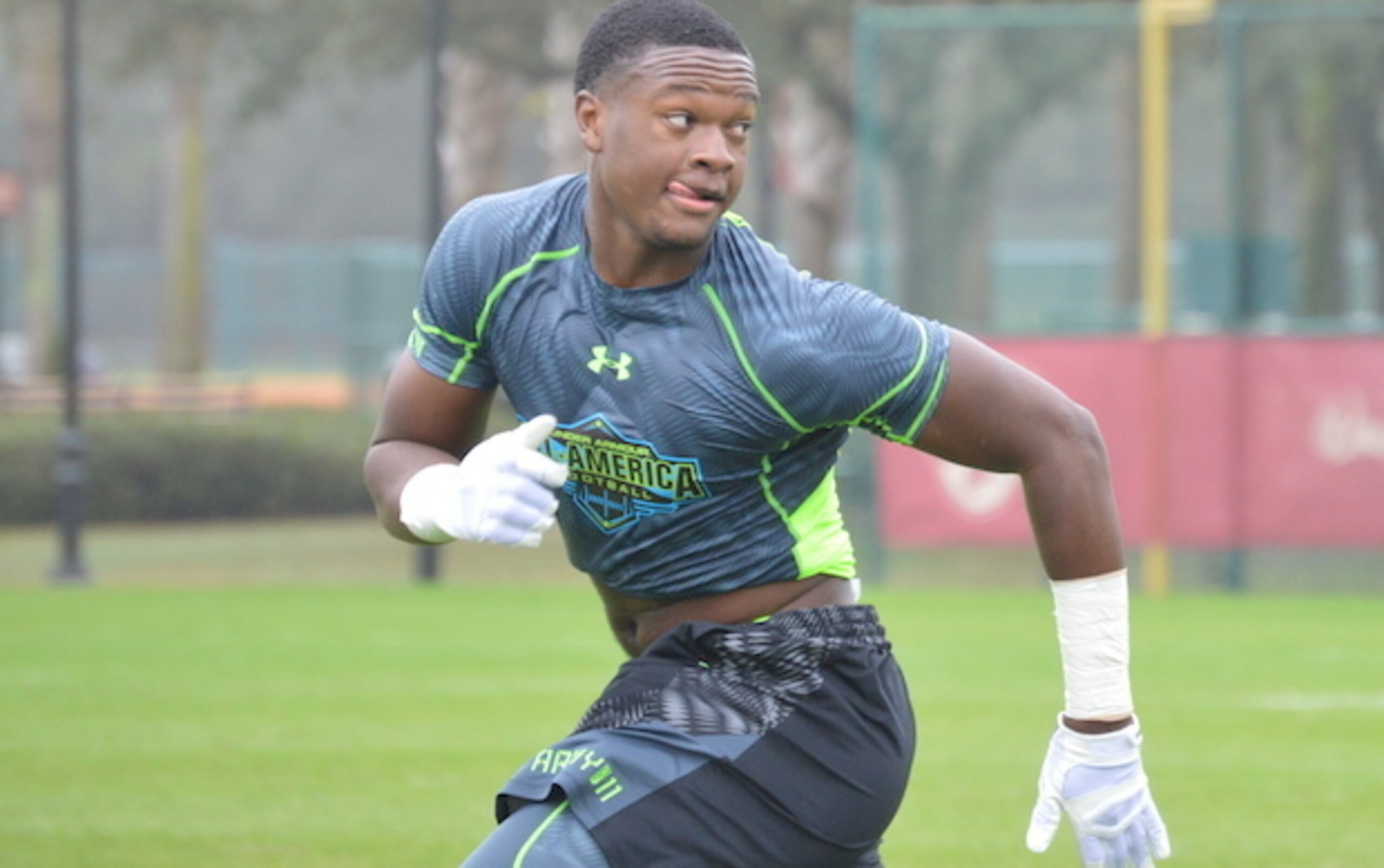 Crimson Tide linebacker legacy Ben Davis is a top target.