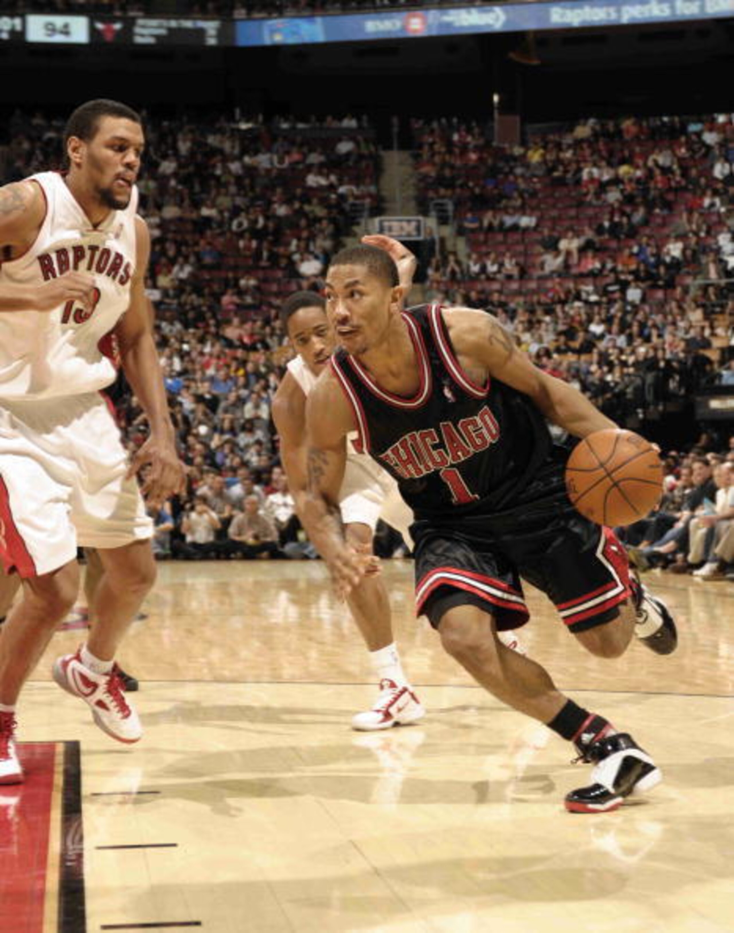 O'Bryant (left) last played in the NBA as a member of the Toronto Raptors in 2009-10.