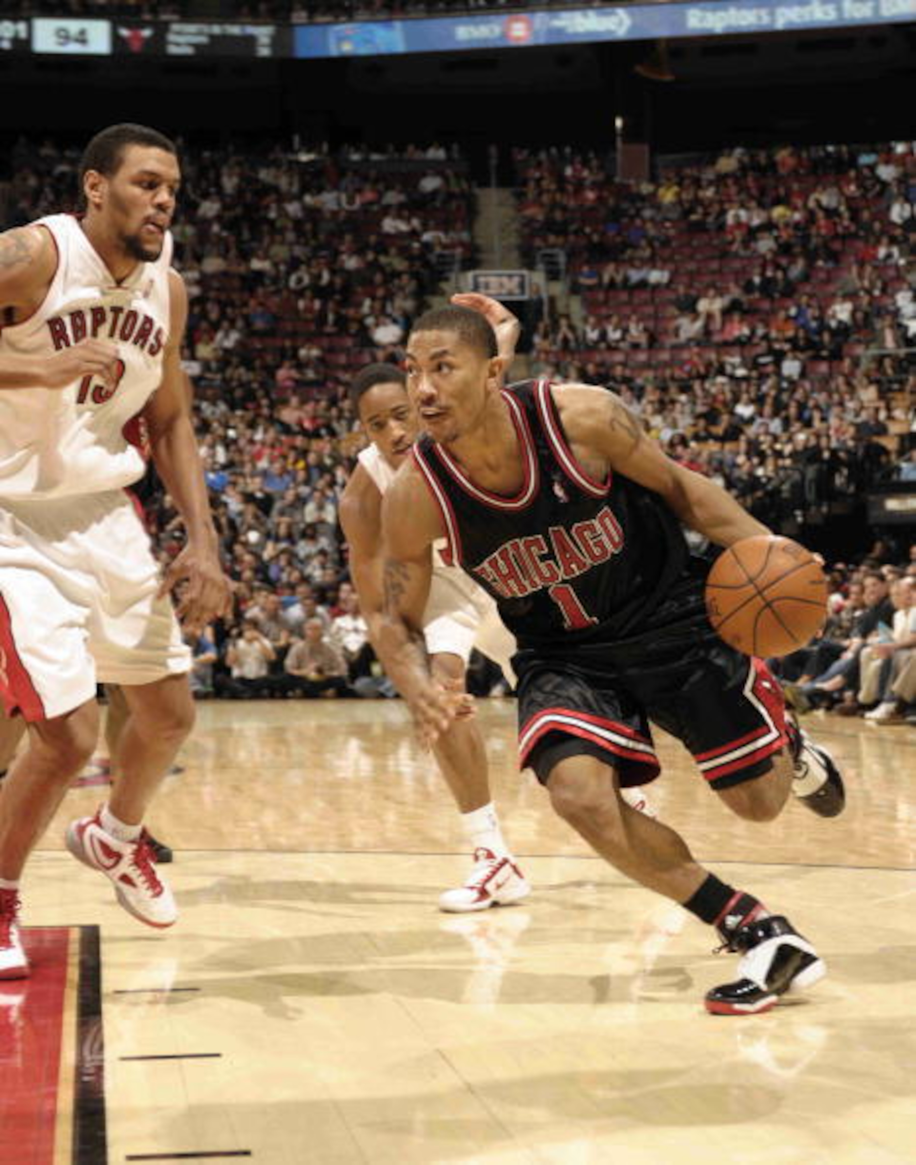 O'Bryant (left) last played in the NBA as a member of the Toronto Raptors in 2009-10.
