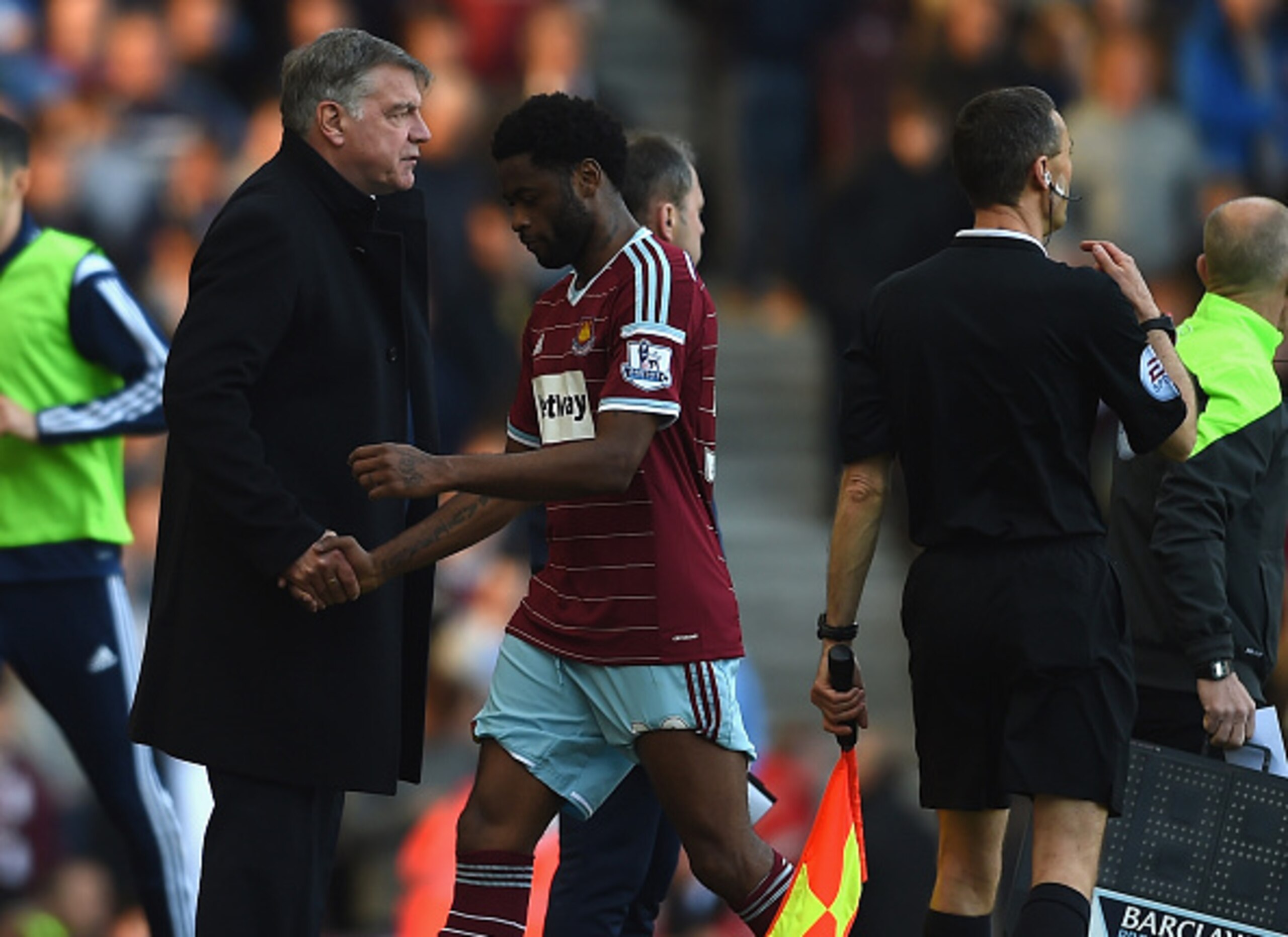 West Ham are unlikely to take up their option of signing Alex Song to a permanent deal.