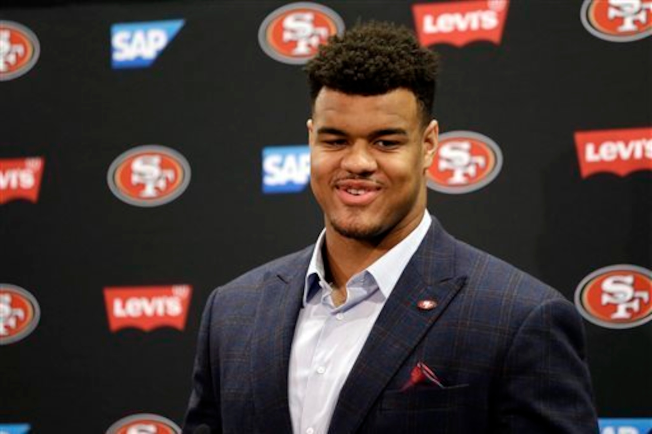 49ers rookie DE Arik Armstead will have to live up to a lot of expectations after being taken in Round 1 of the 2015 NFL draft.