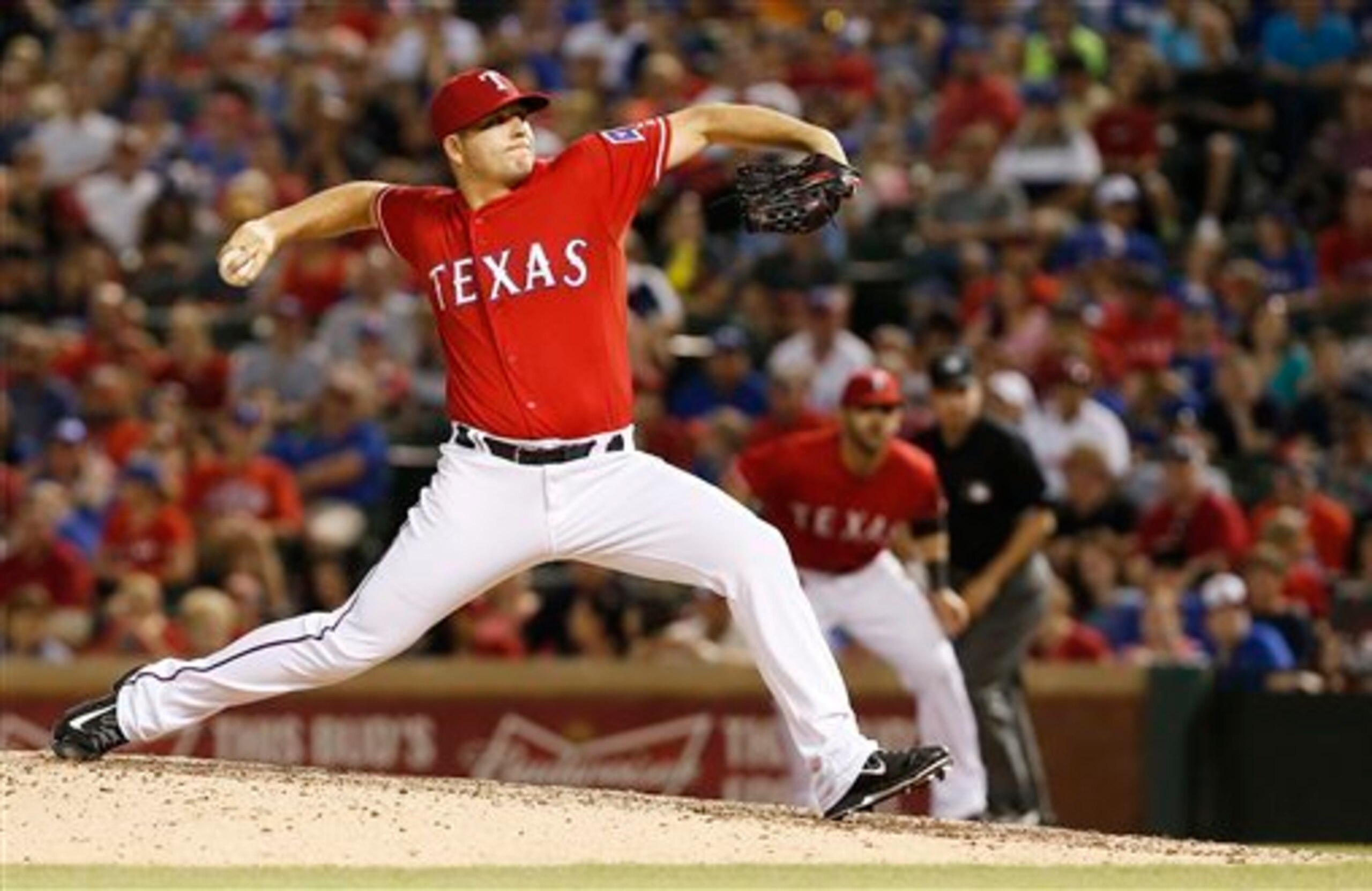 With Neftali Feliz struggling, the Rangers could turn to Shawn Tolleson for saves.