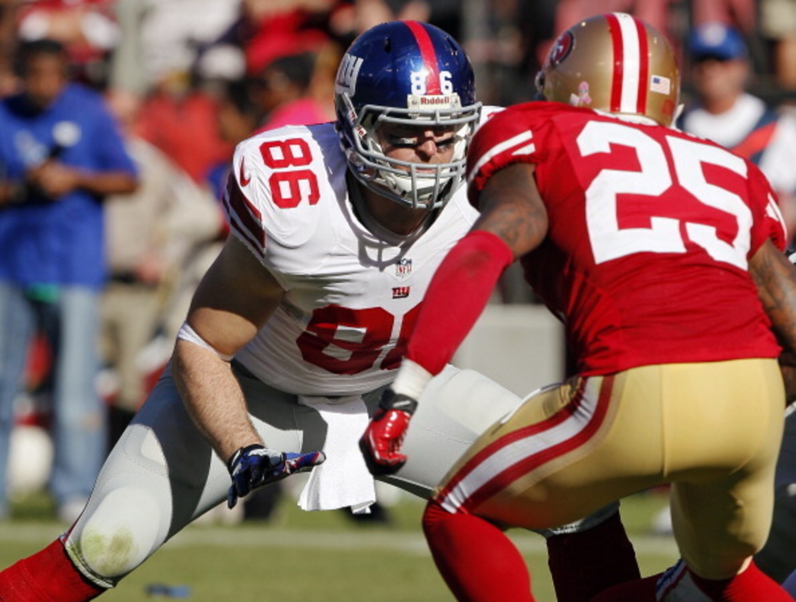 Bear Pascoe is not a flashy player, but his skill set translates well to offensive coordinator Adam Gase's system.