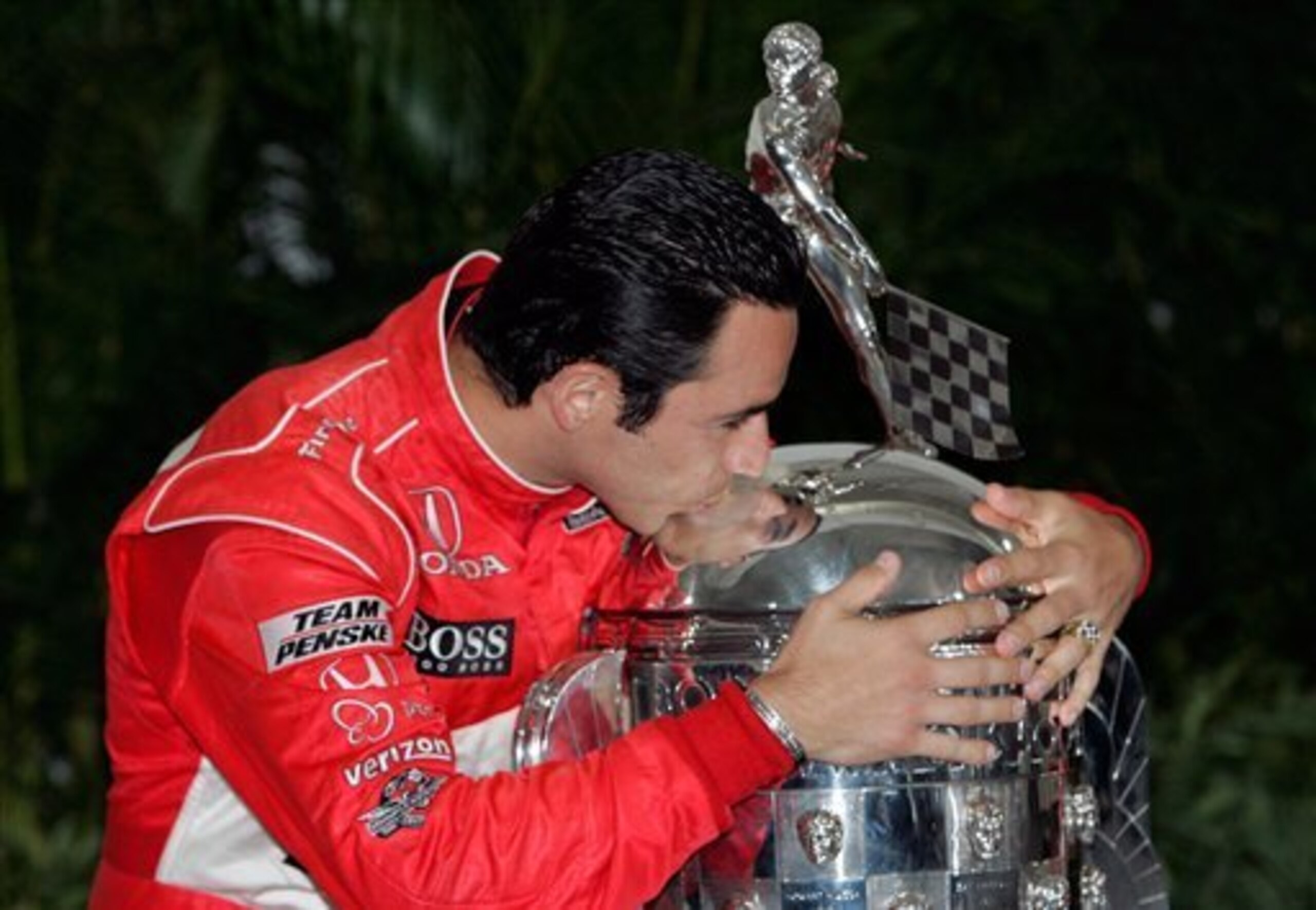 Helio Castroneves won his third Indy 500 in 2009. Could the fourth be in 2015?