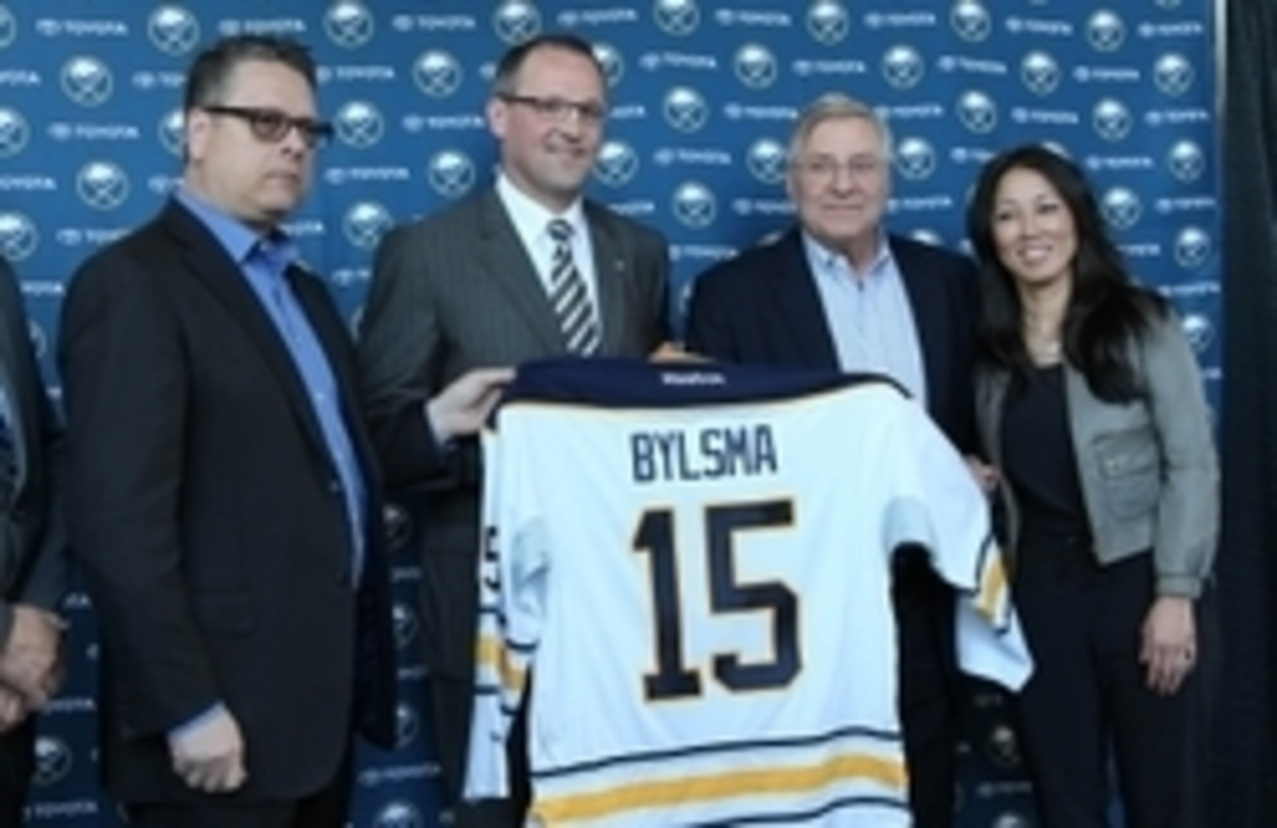 Dan Bylsma is introduced as the new head coach of the Buffalo Sabres.