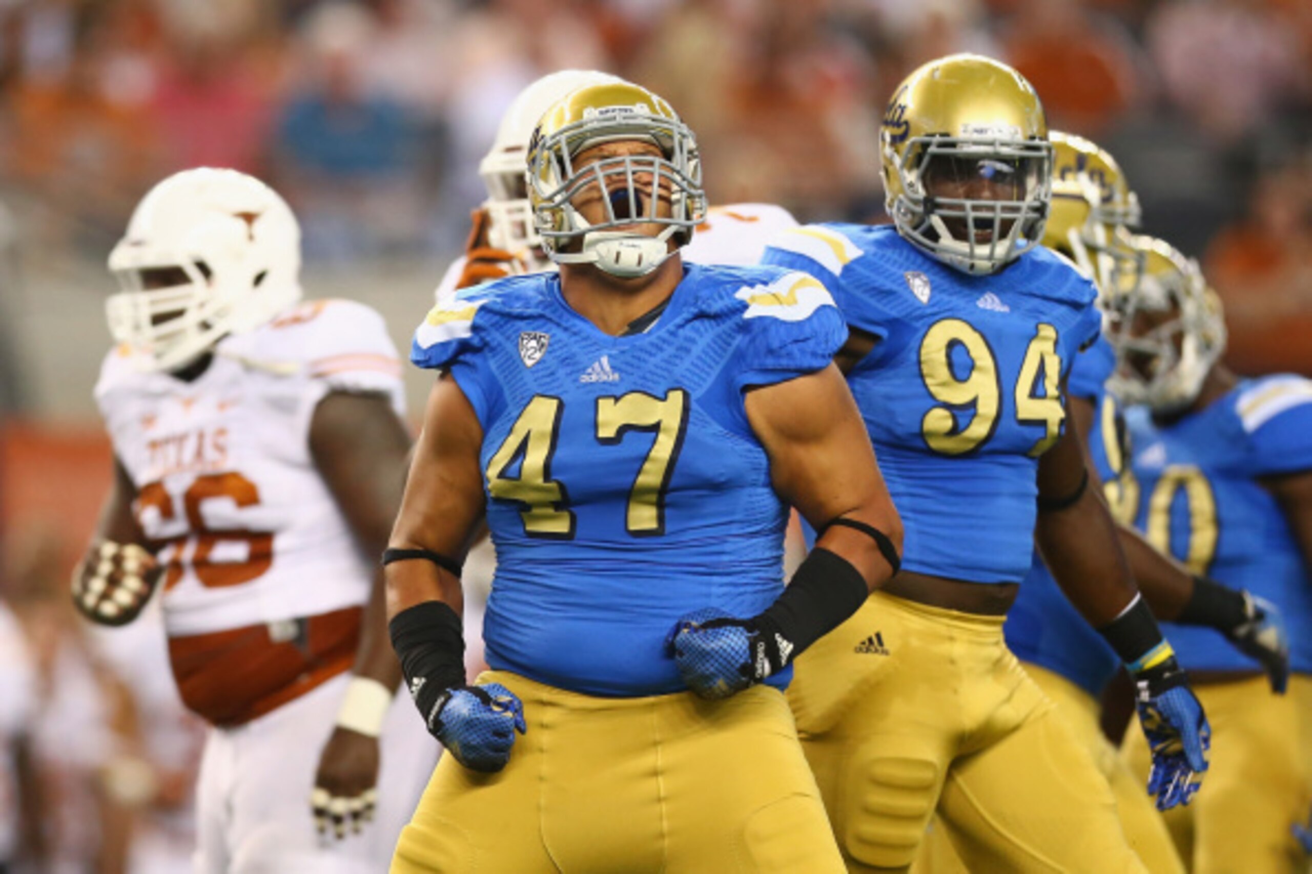 Defensive tackle Eddie Vanderdoes should have a big junior season.