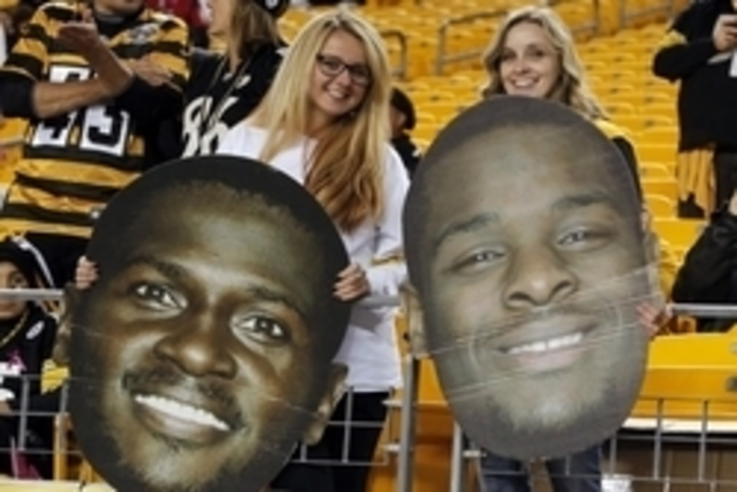 Steelers fans are all smiles about Antonio Brown and Le'Veon Bell in 2015.