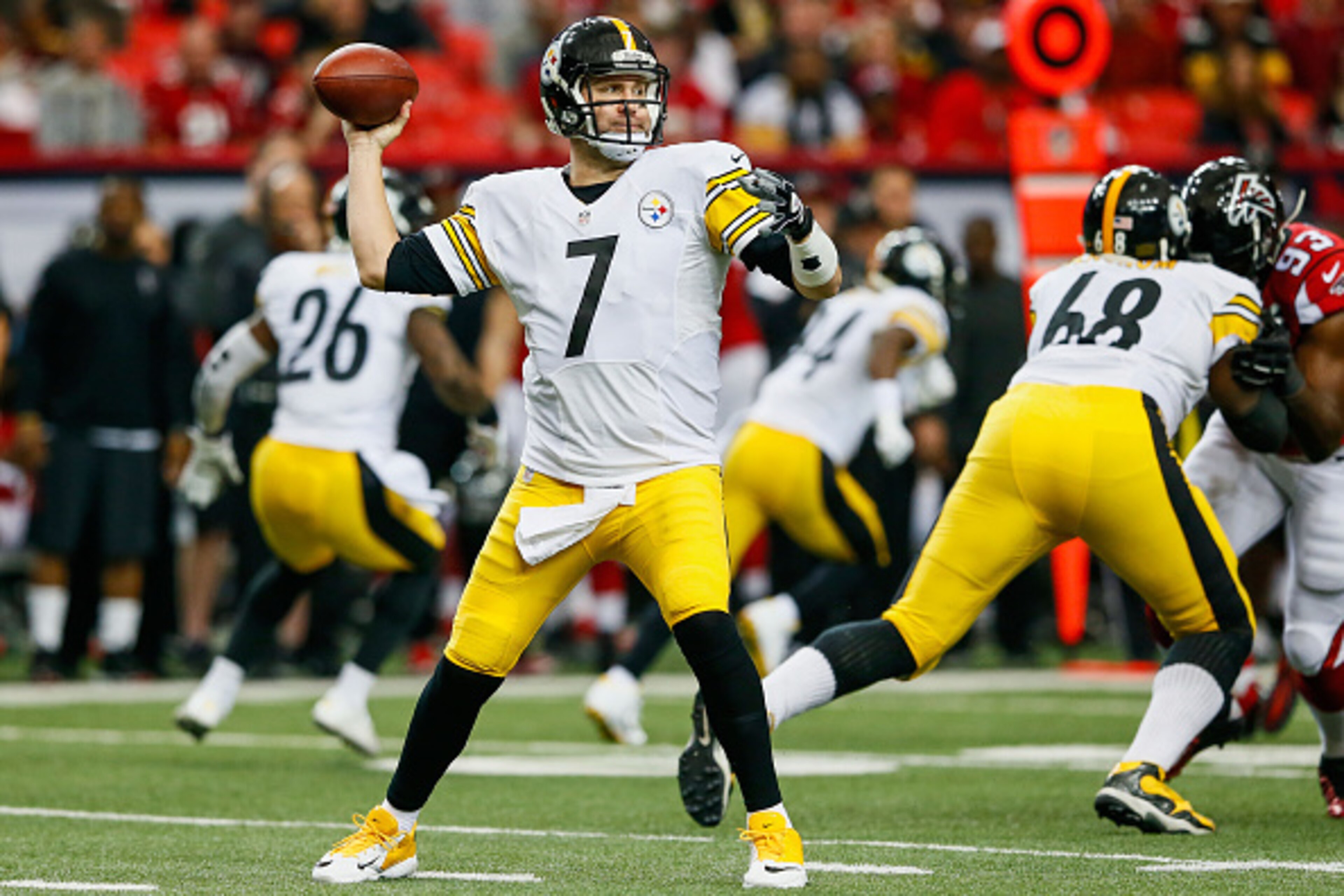 Roethlisberger has the potential to be an elite fantasy QB in 2015.