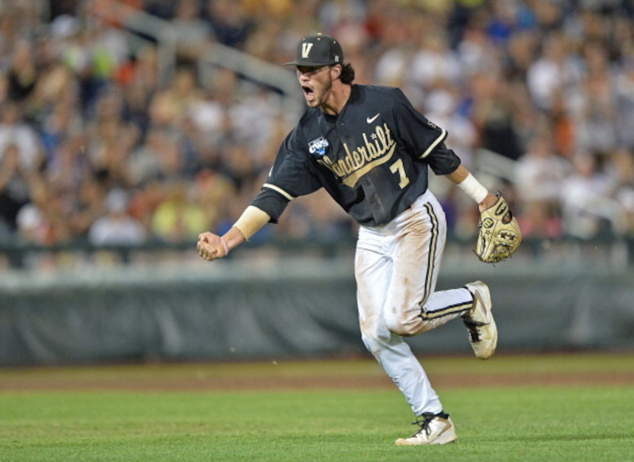 The Diamondbacks should take the best overall position player in this year's draft, Dansby Swanson.