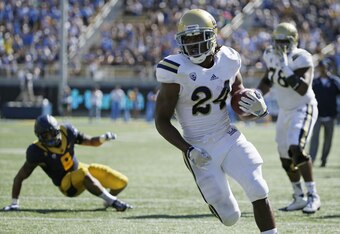 Perkins scoring a TD against Cal