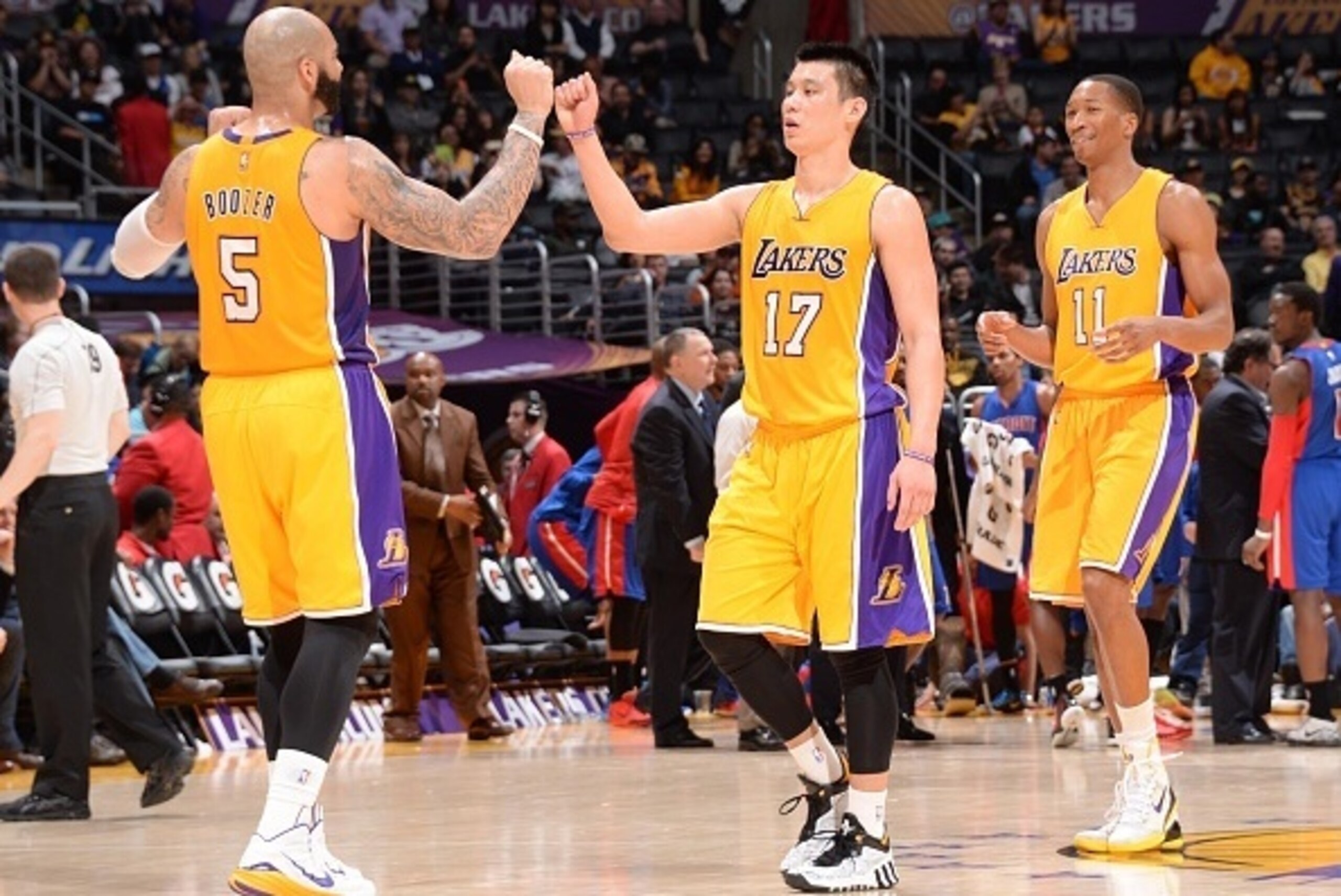 Jeremy Lin, Carlos Boozer and Wes Johnson are all impending free agents. Should the Lakers keep them around, or let them hit the road?