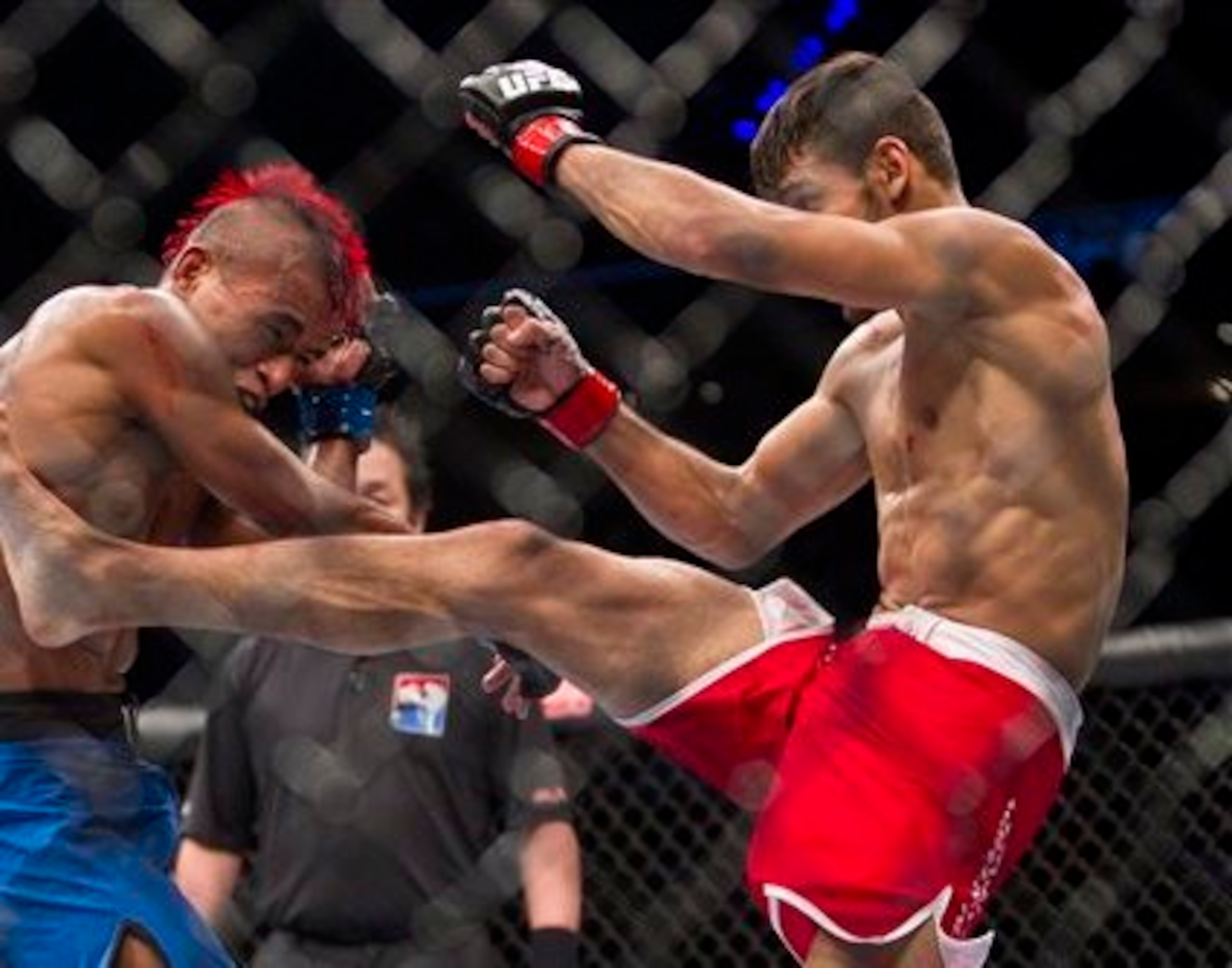 Yair Rodriguez (right)