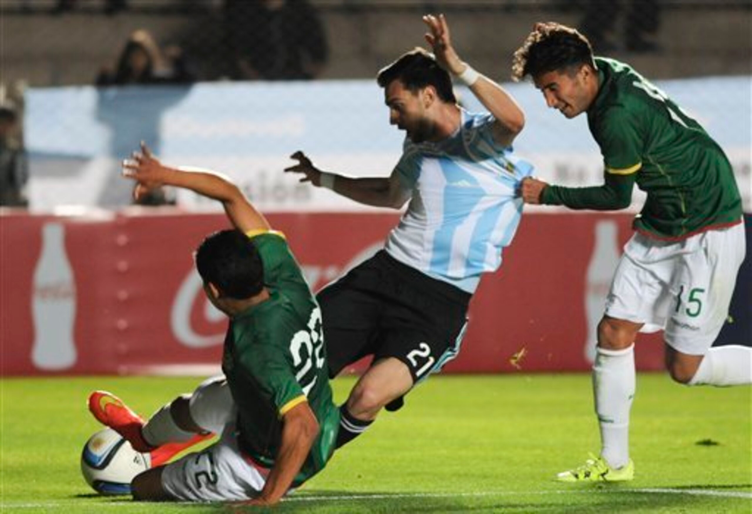 Gamarra (No. 15) is getting some major experience at the Copa America.