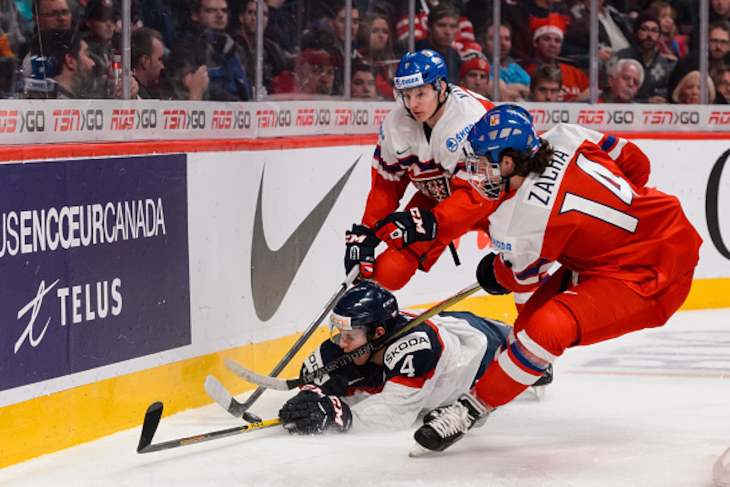 Pavel Zacha makes a play behind the net during the IIHF World Junior Championship.