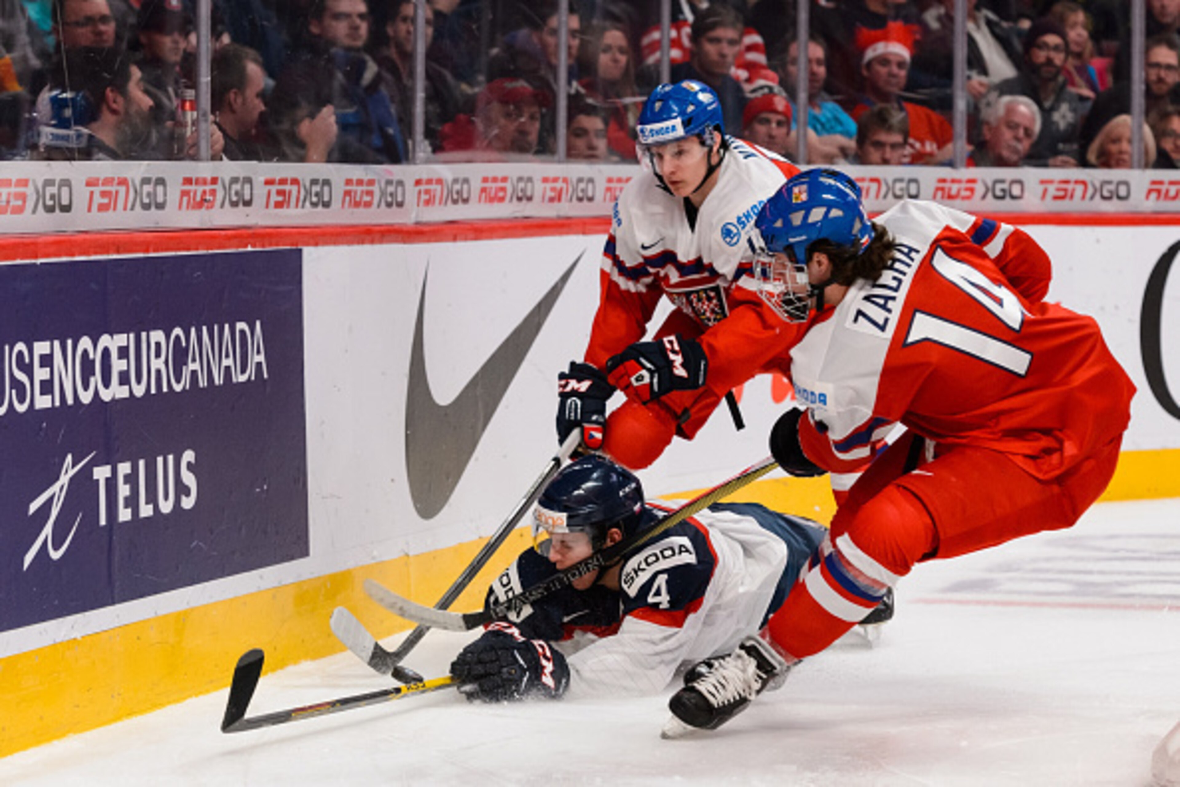 Pavel Zacha makes a play behind the net during the IIHF World Junior Championship.