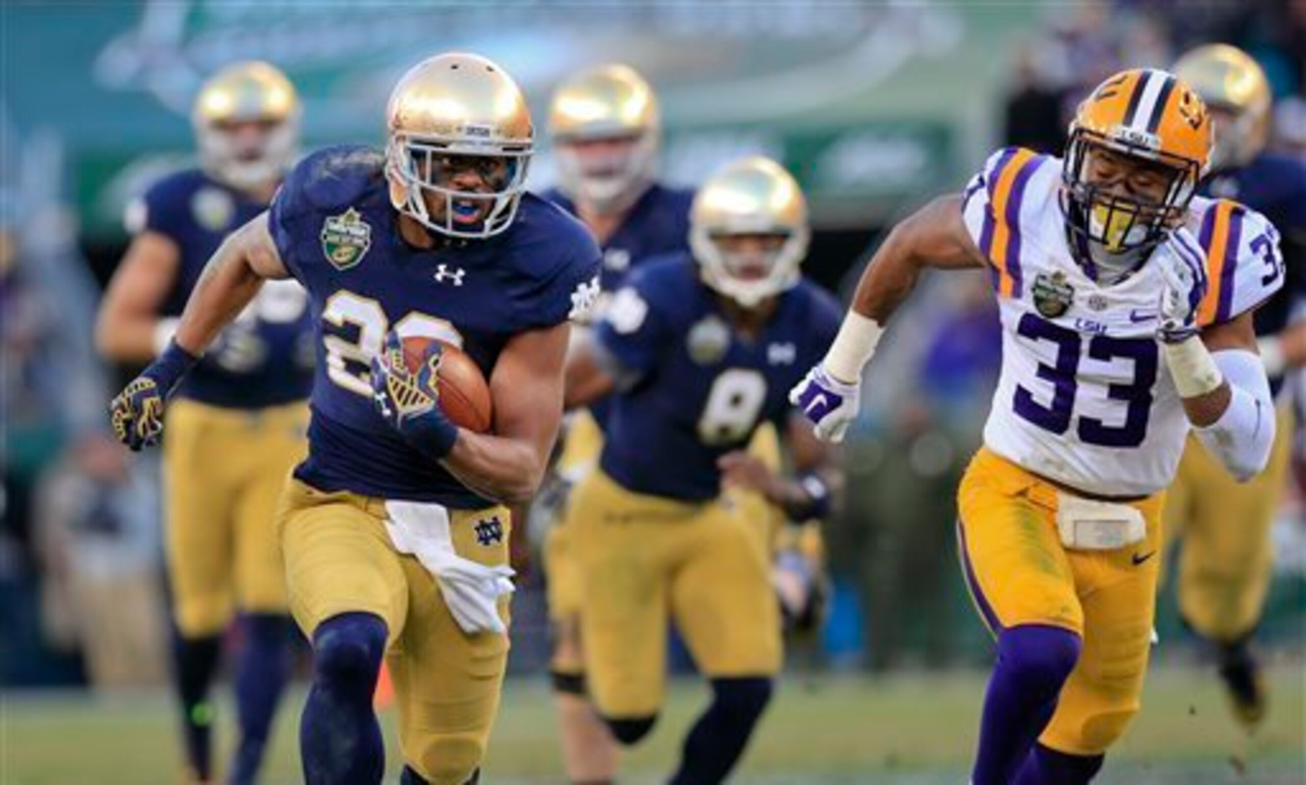 C.J. Prosise is a versatile weapon for Notre Dame's offense. C.J. Prosise is a versatile weapon for Notre Dame's offense.