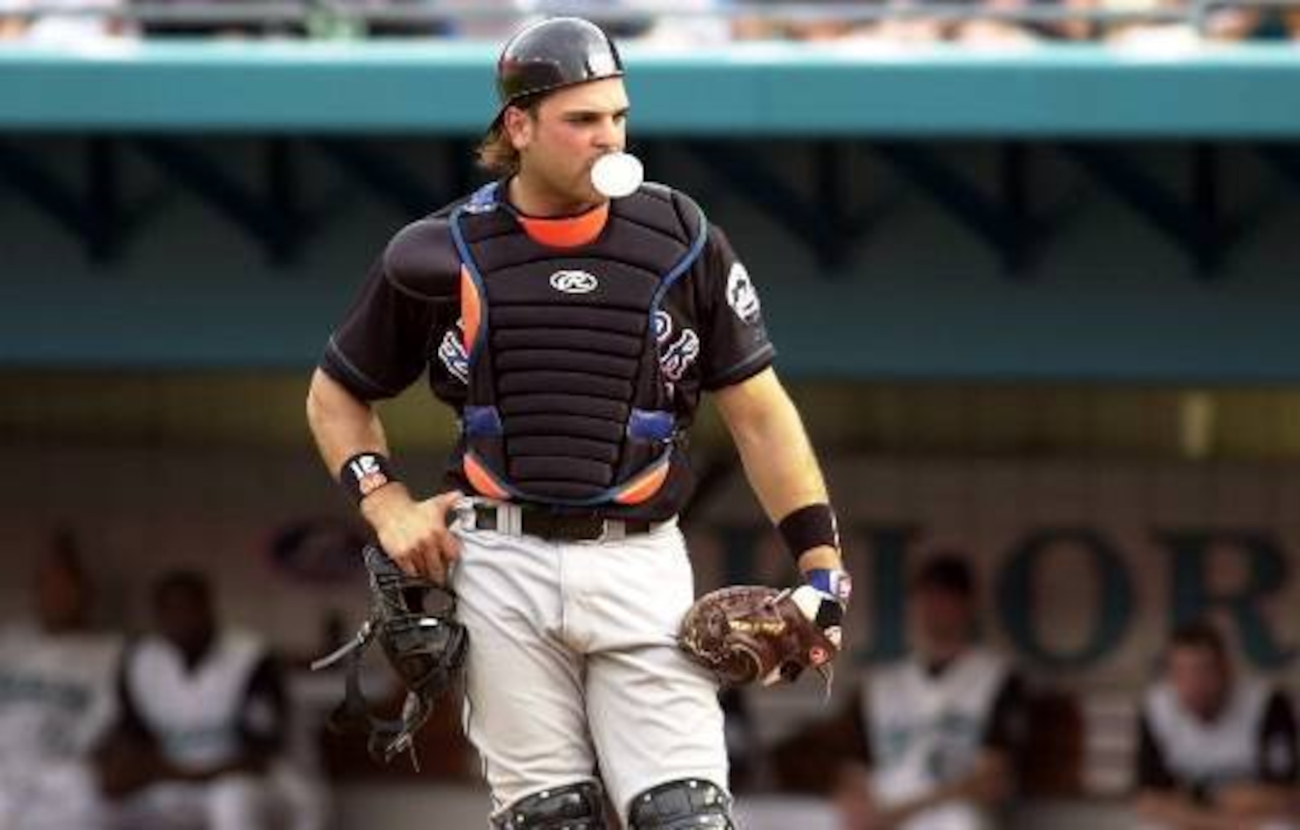 Mike Piazza helped the far-from-spectacular Mets compete for a world championship in 2000.
