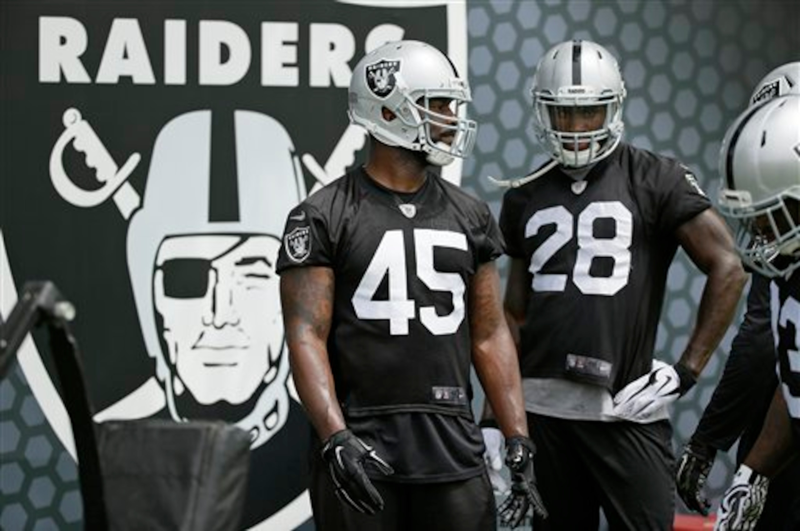 Marcel Reece (left) Latavius Murray (right)