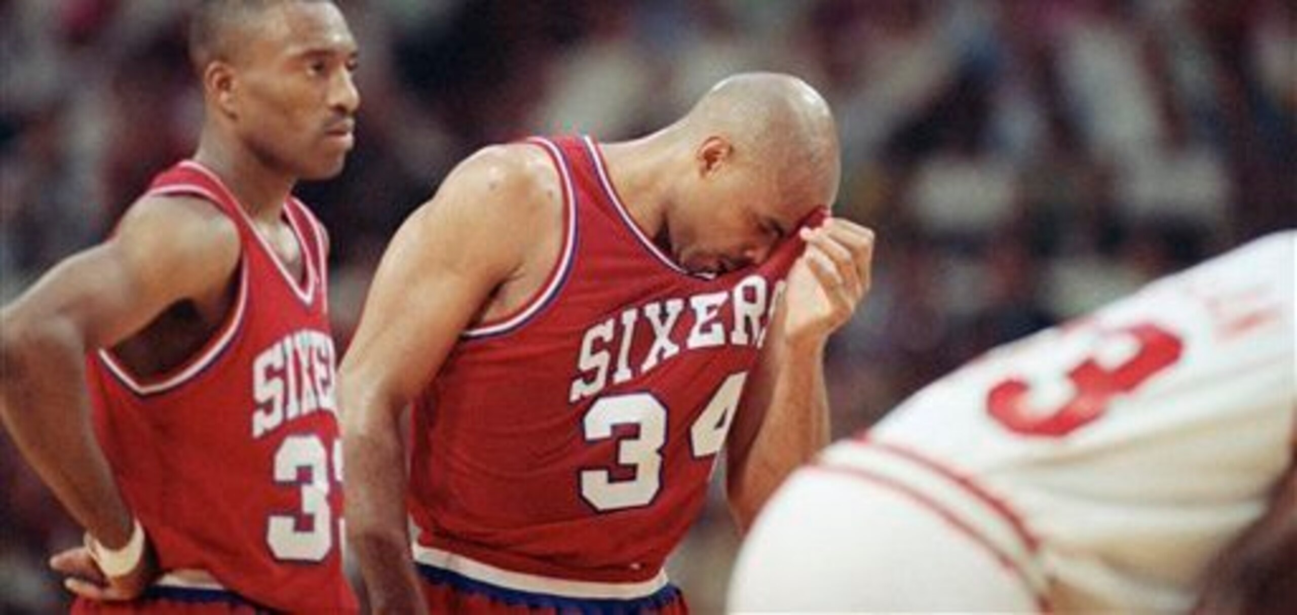 For a short while, Charles Barkley was a Laker back in 1992.