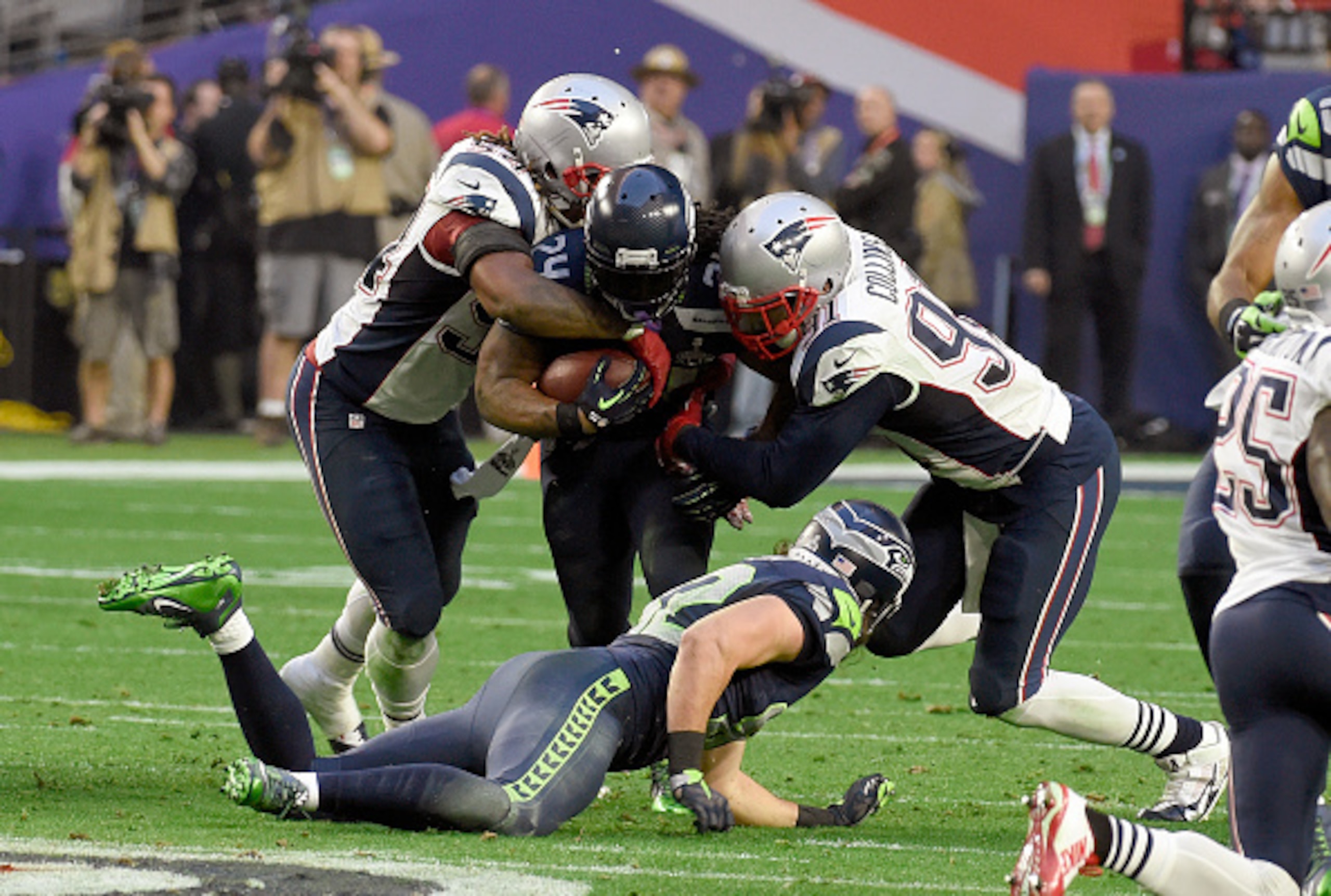 Dont'a Hightower (left) and Jamie Collins (right) team up to form a powerful combo of linebackers.