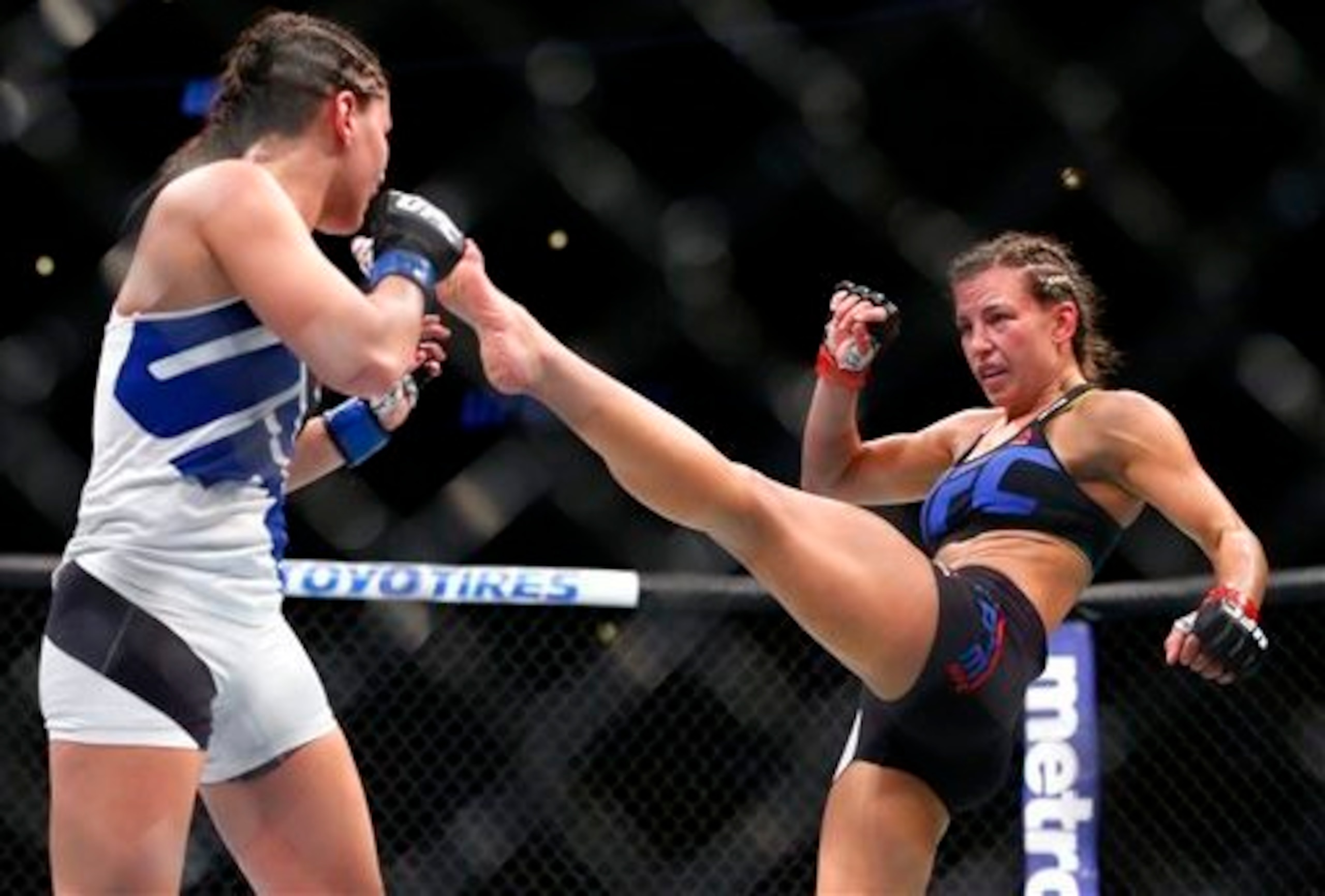 Miesha Tate (right) Miesha Tate (right)