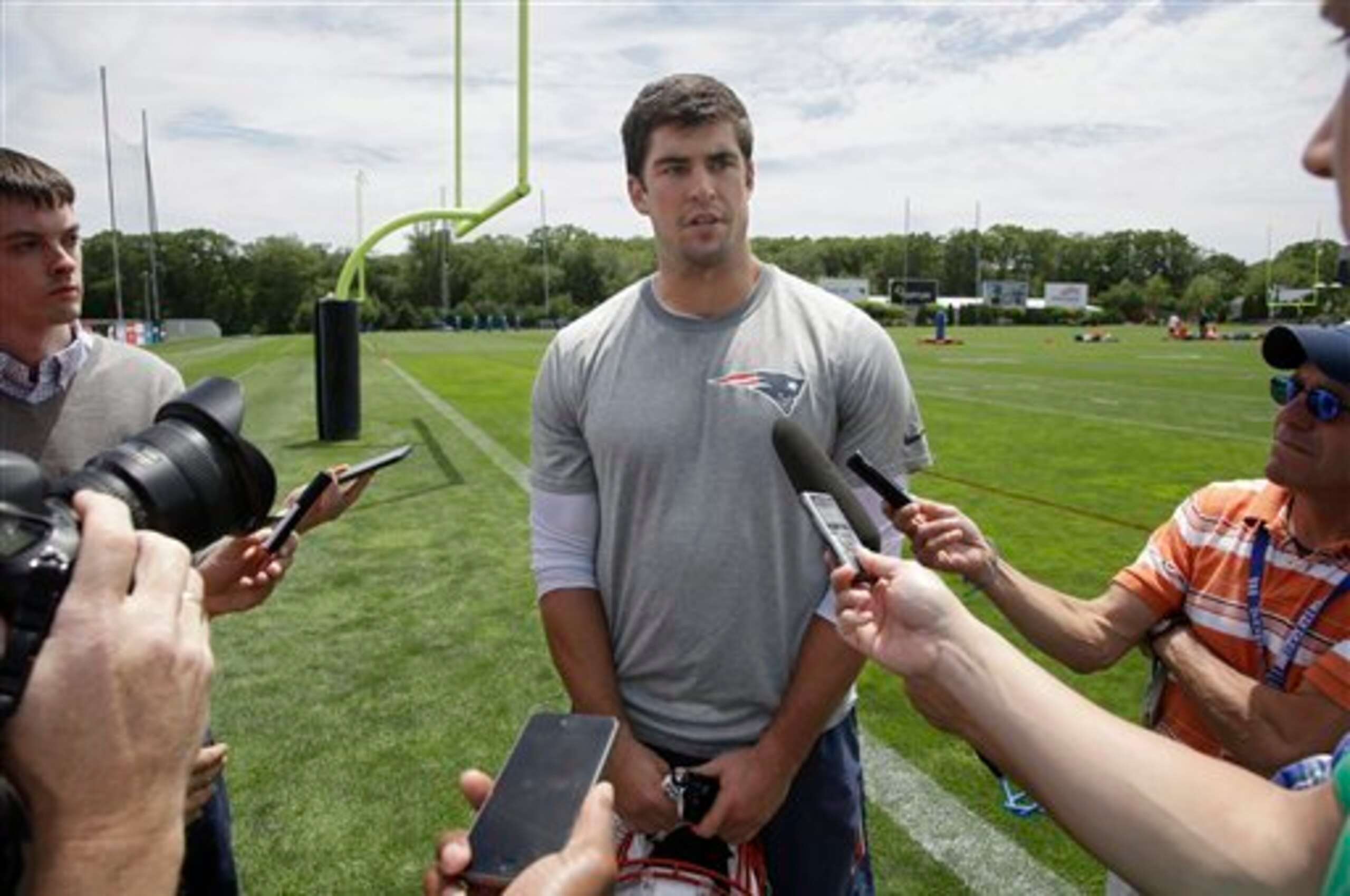 Jake Bequette (above) has been playing tight end for the Patriots this spring.