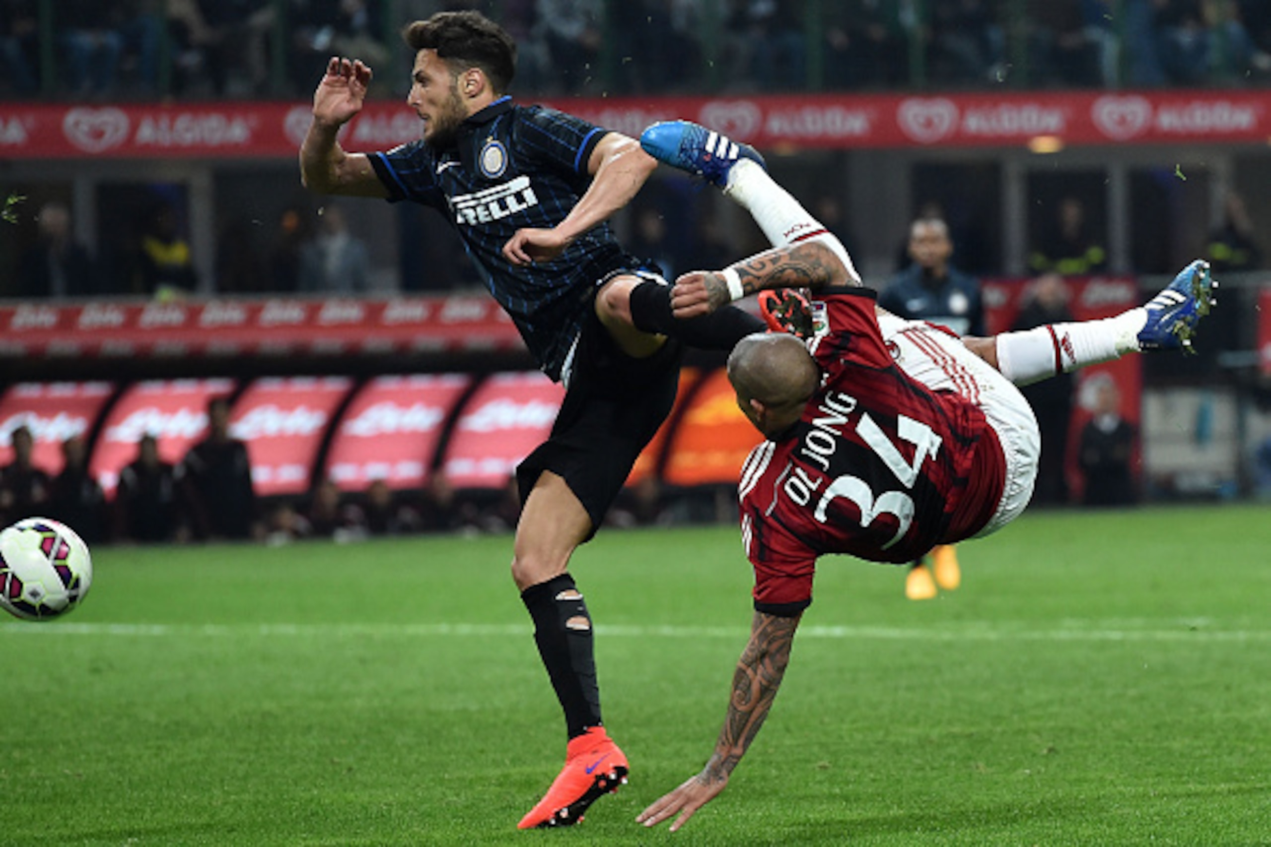 Last season was the first time in years that both Milan derbies ended in a draw. Last season was the first time in years that both Milan derbies ended in a draw.
