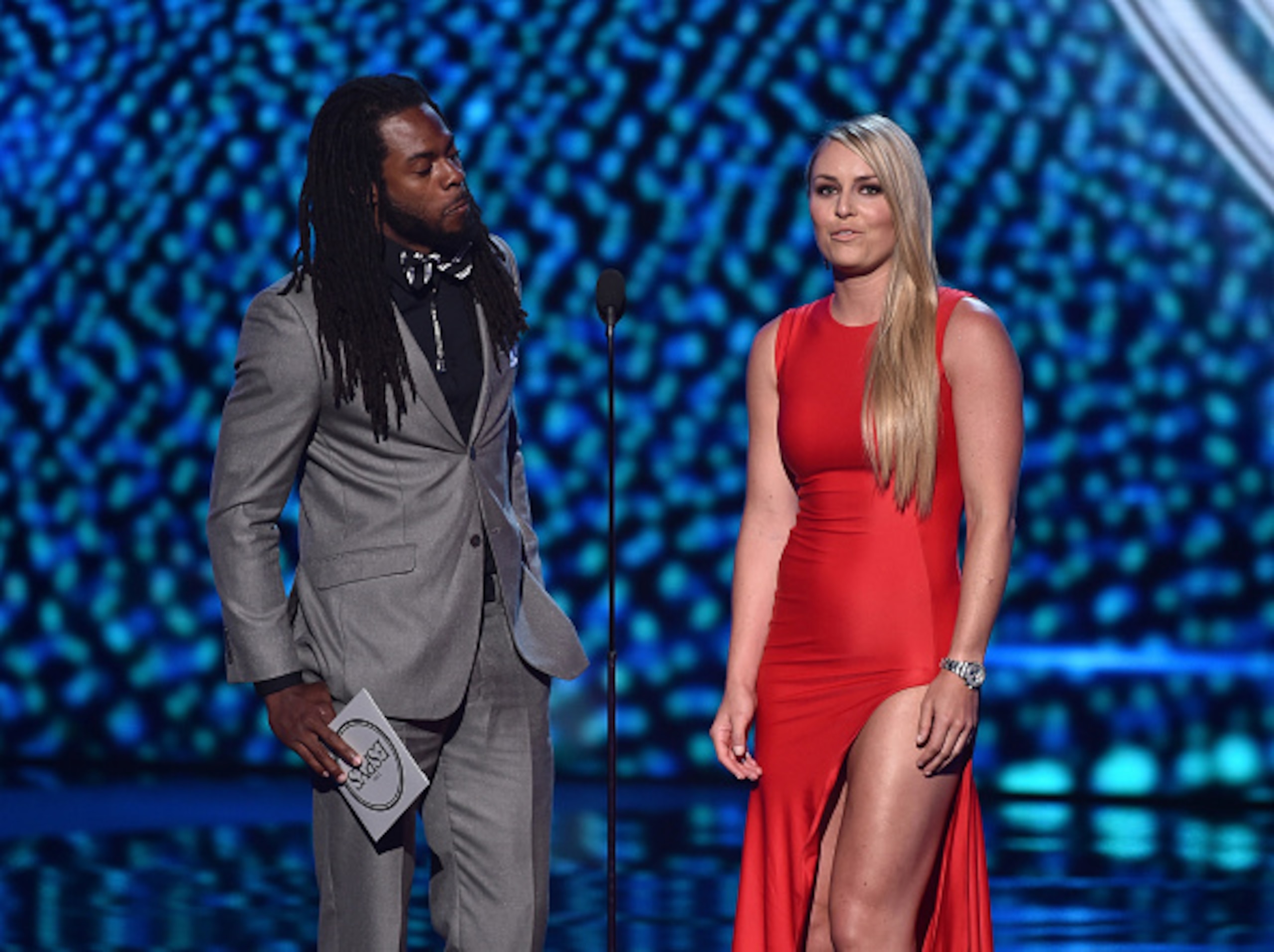 Lindsey Vonn used injuries on the slopes to make an entrance in fashion.
