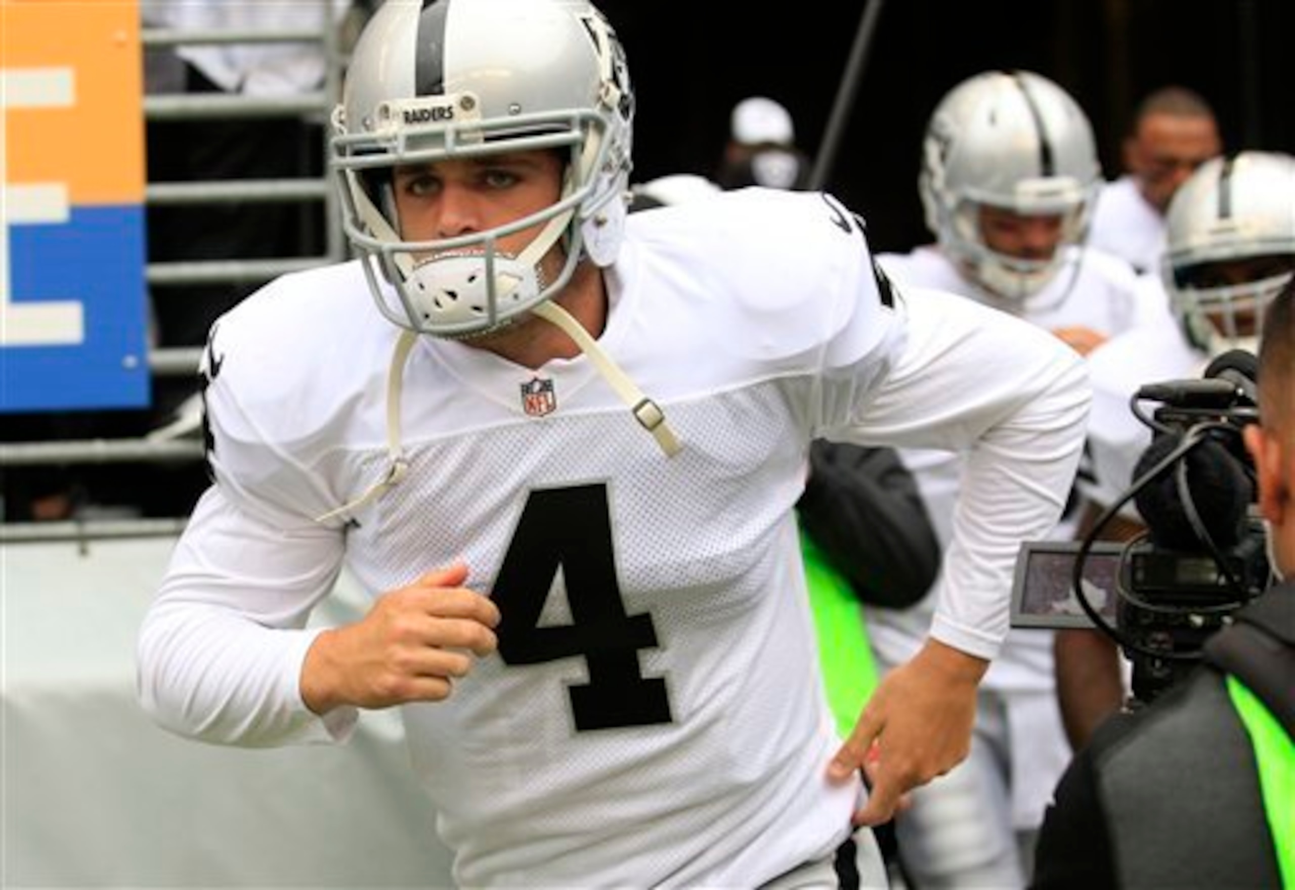 No. 4 Quarterback Derek Carr