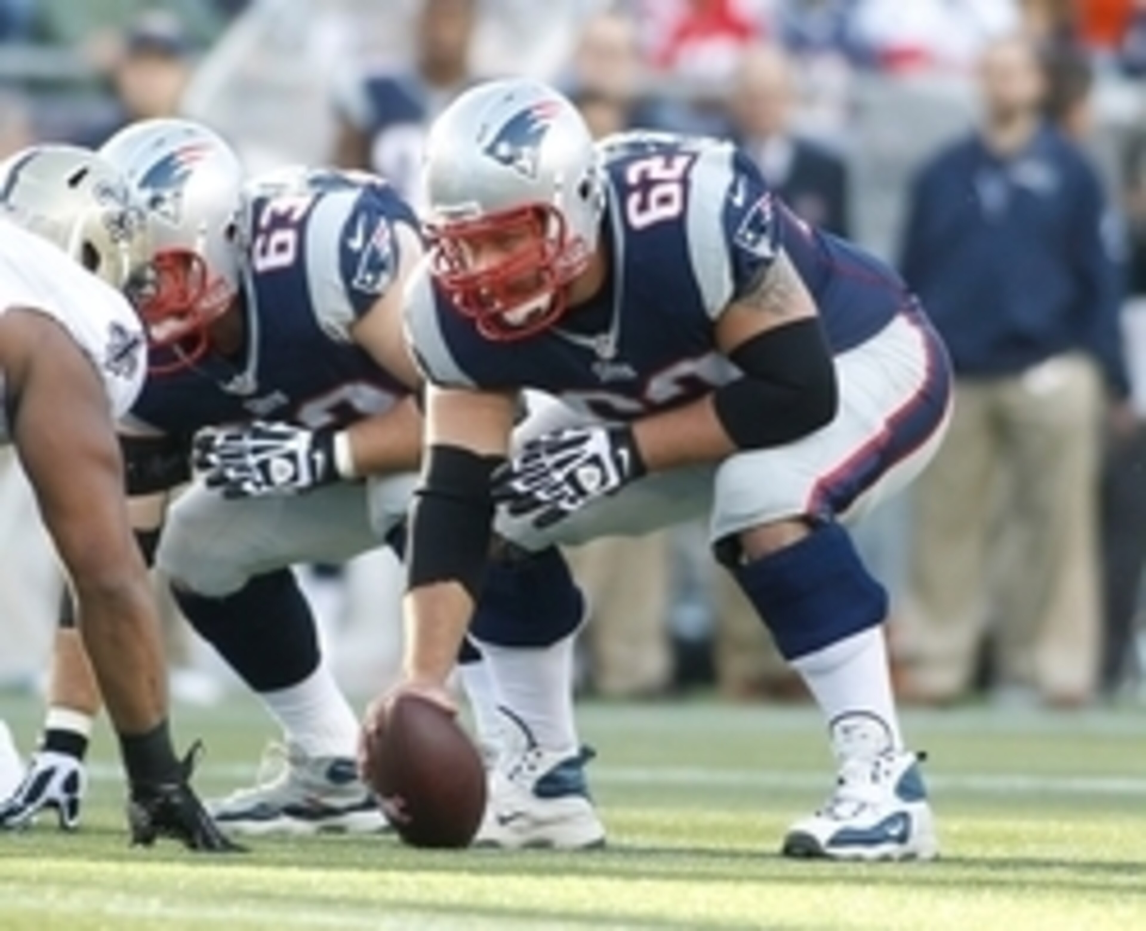 Ryan Wendell (62, right) has been a starting offensive lineman for the Patriots for the past three seasons.