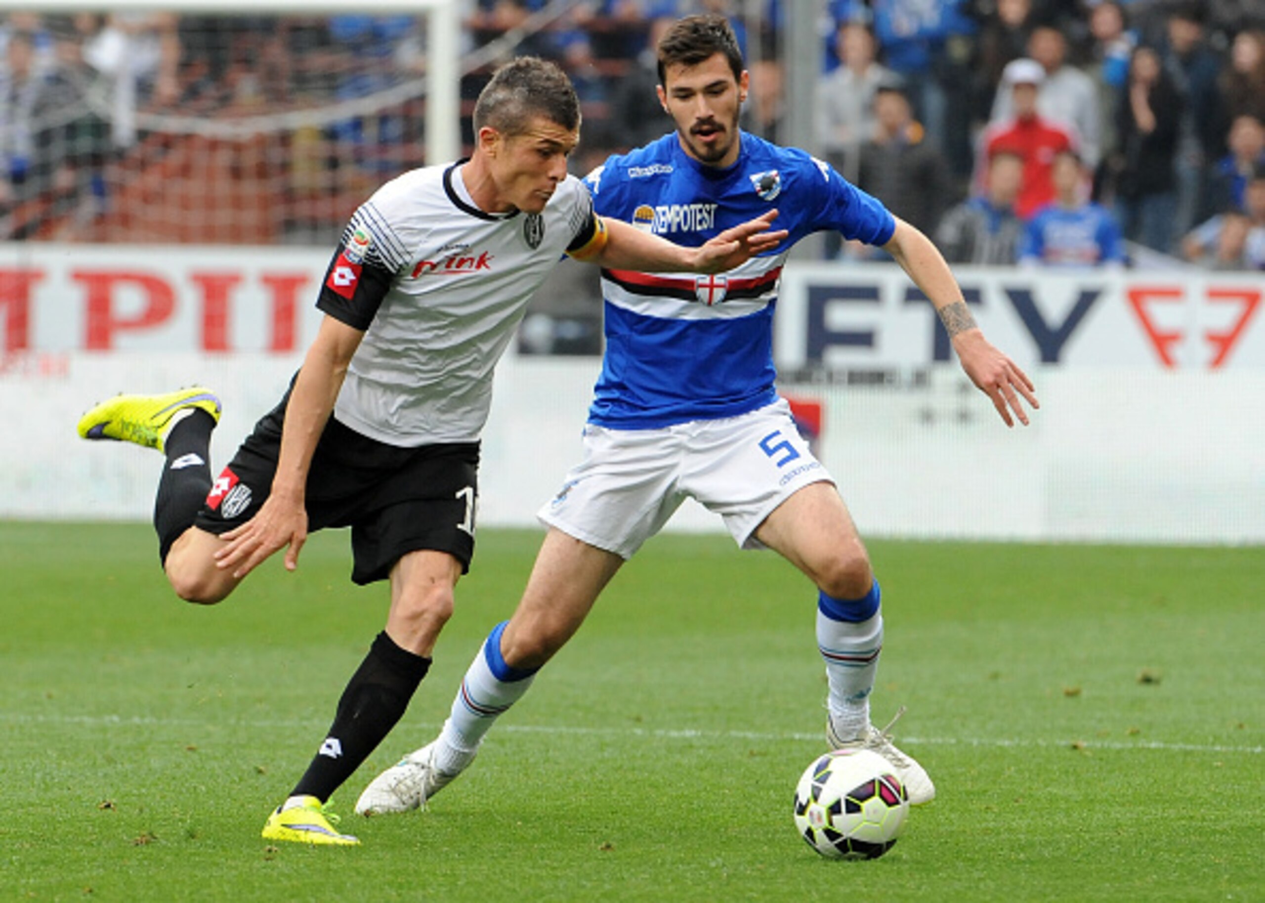 Romagnoli (in blue) gives Milan its first top-notch center-back in a while.