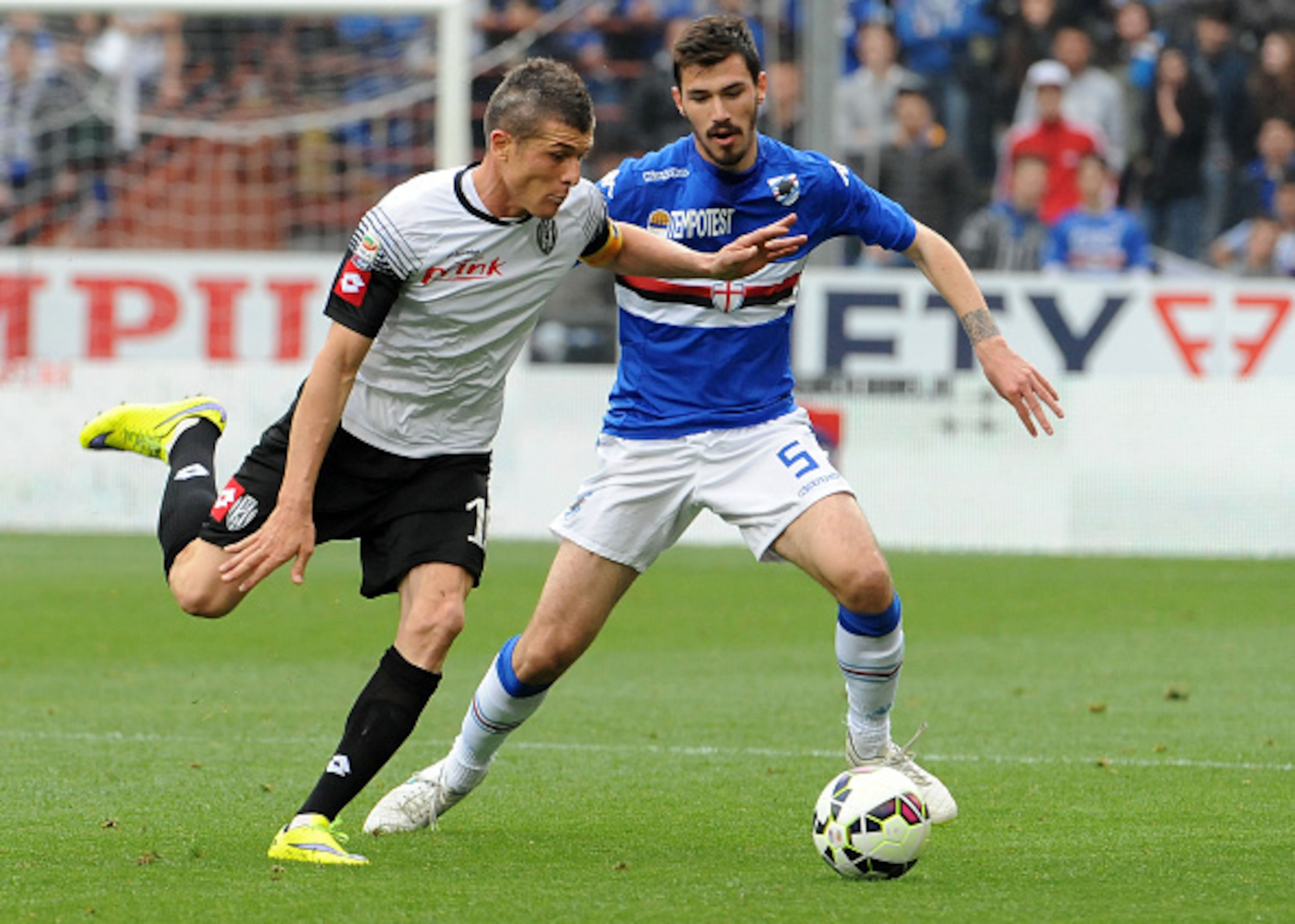 Romagnoli (in blue) gives Milan its first top-notch center-back in a while.