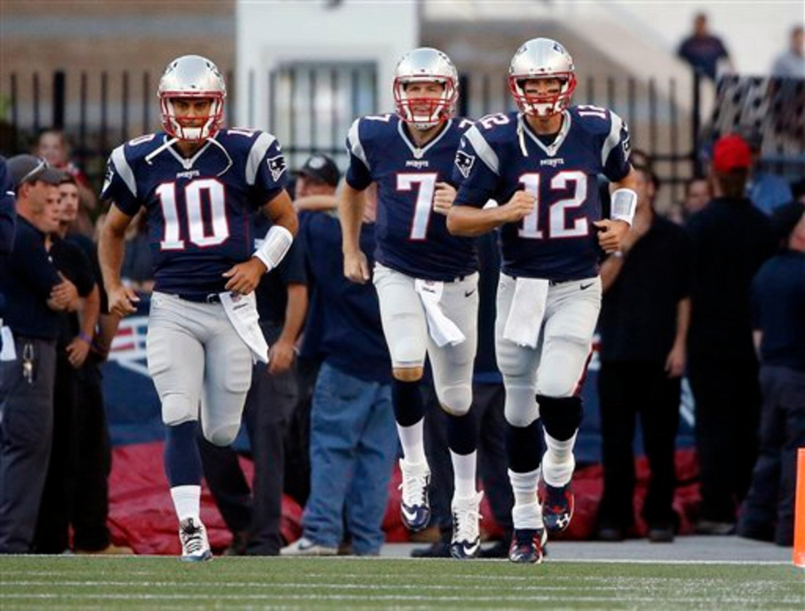 Ryan Lindley (7, middle) didn't get a chance to play at all in Thursday night's preseason opener.