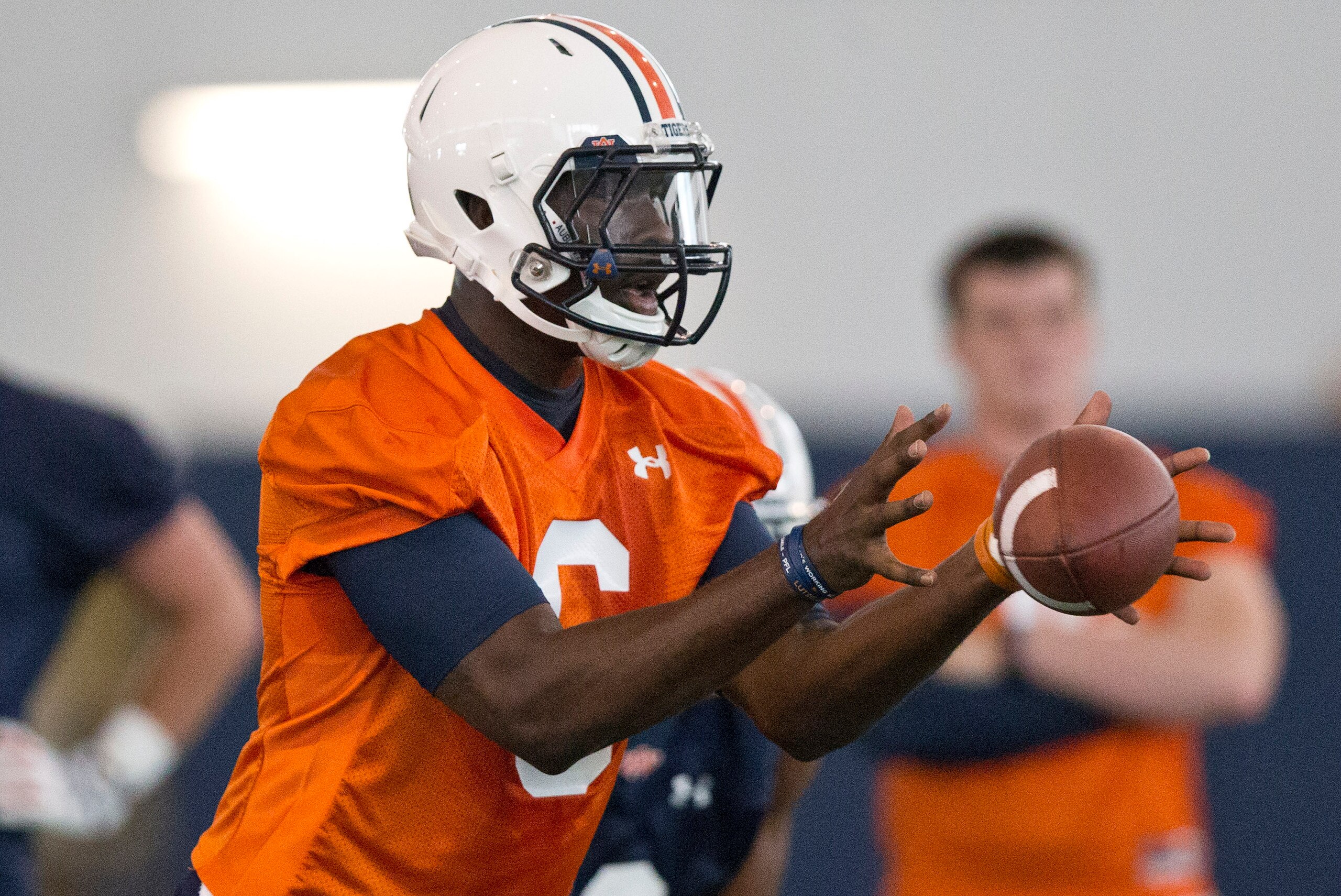 Auburn QB Jeremy Johnson