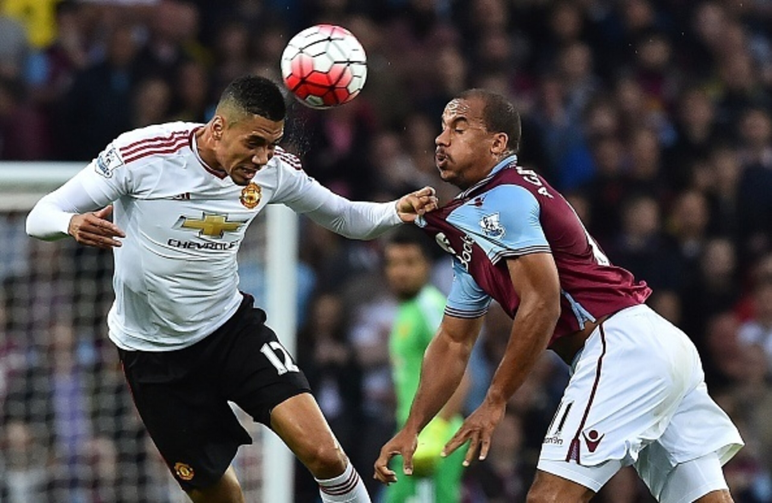 Chris Smalling wins another head.