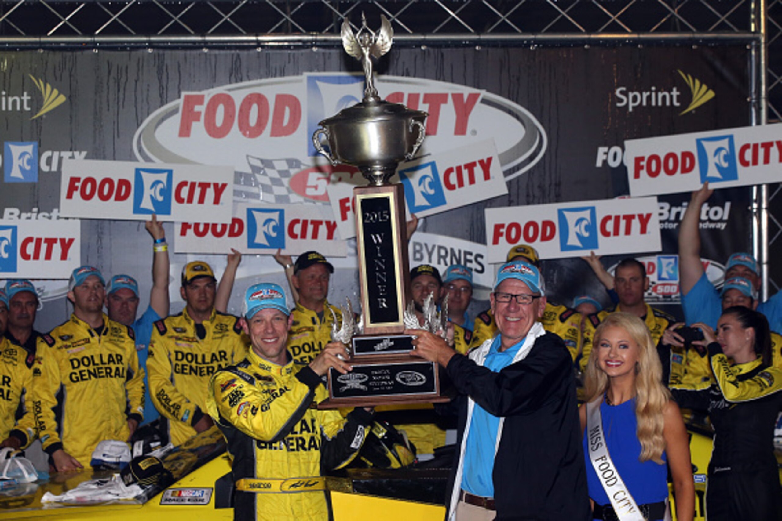 Matt Kenseth won at Bristol this past spring and looks for a season sweep in Saturday night's race there.