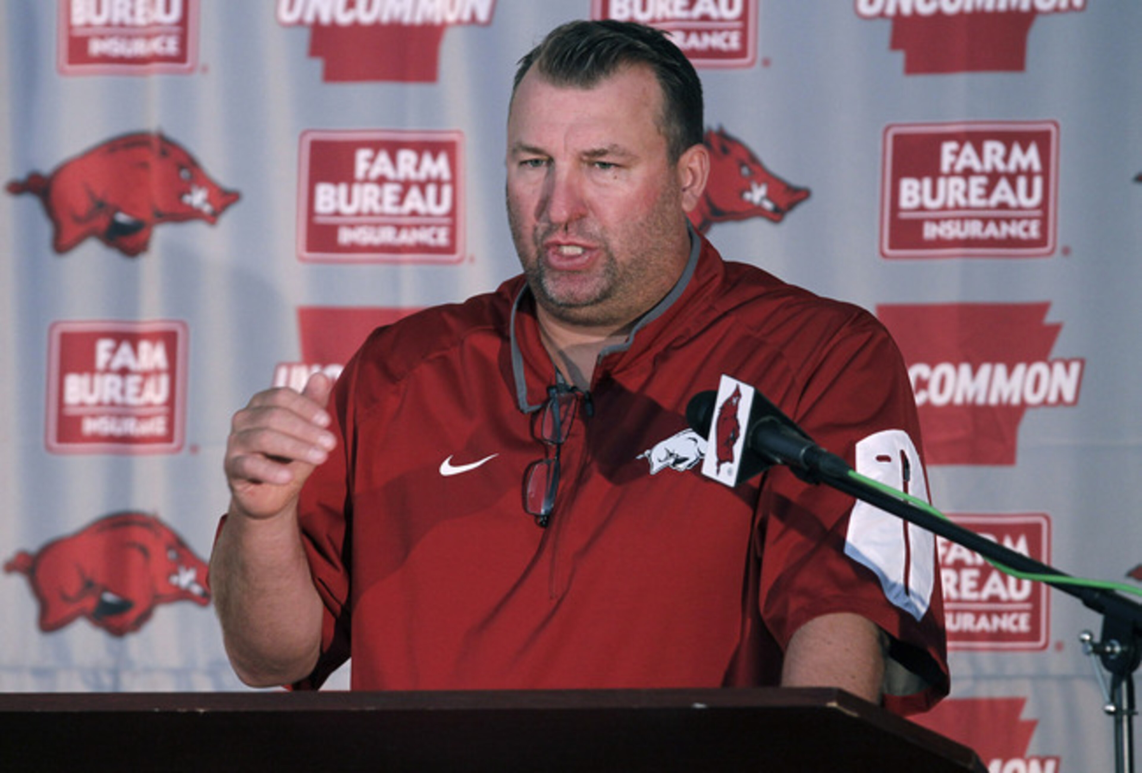 Bielema rocking the beard.