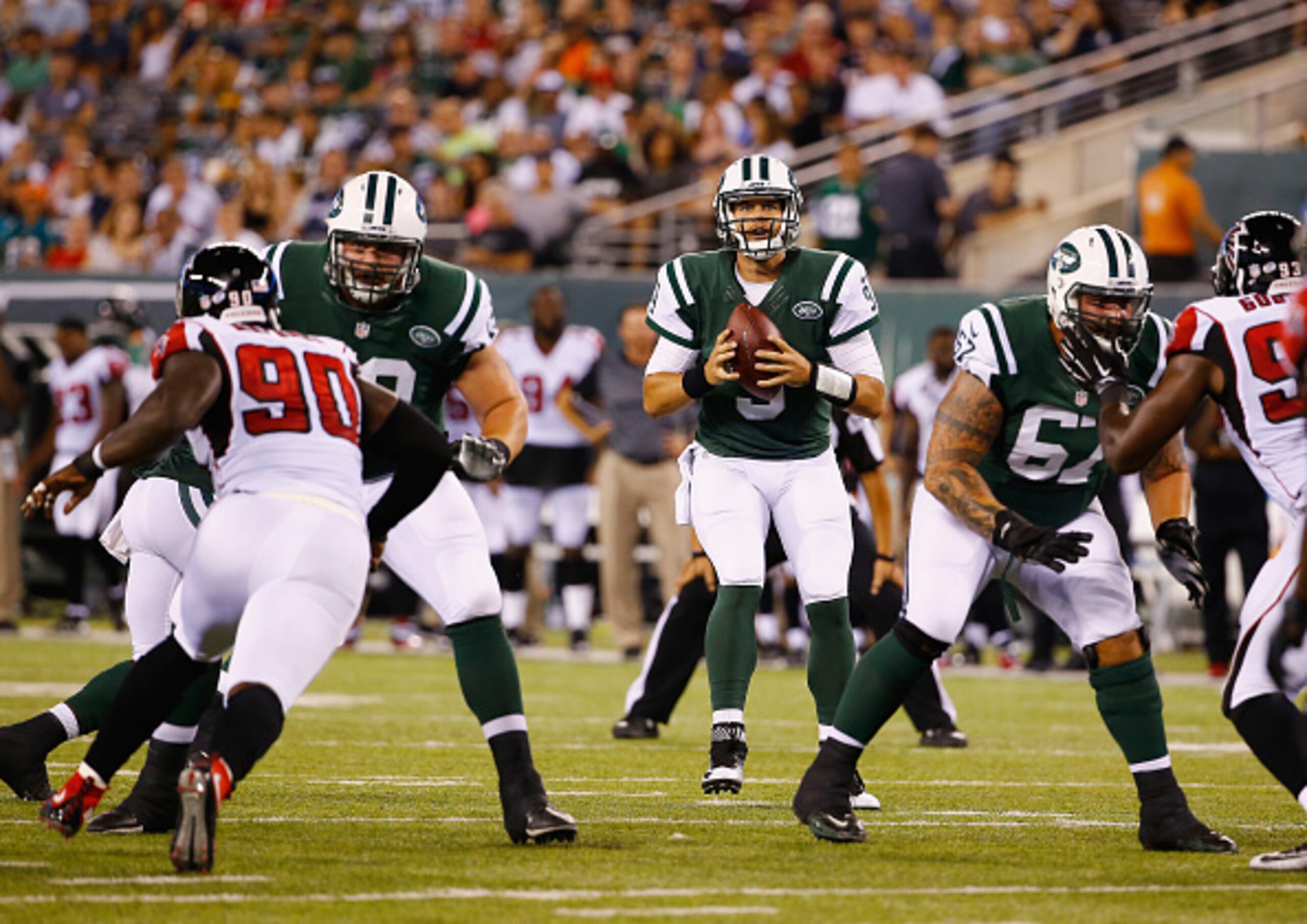 EAST RUTHERFORD, NJ - AUGUST 21: Bryce Petty #9 of the New York Jets passes against the Atlanta Falcons during their pre season game at MetLife Stadium on August 21, 2015 in East Rutherford, New Jersey. (Photo by Al Bello/Getty Images) EAST RUTHERFORD, NJ - AUGUST 21: Bryce Petty #9 of the New York Jets passes against the Atlanta Falcons during their pre season game at MetLife Stadium on August 21, 2015 in East Rutherford, New Jersey. (Photo by Al Bello/Getty Images)
