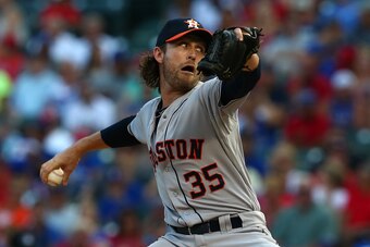 Josh Fields is expected to rejoin Houston's bullpen.