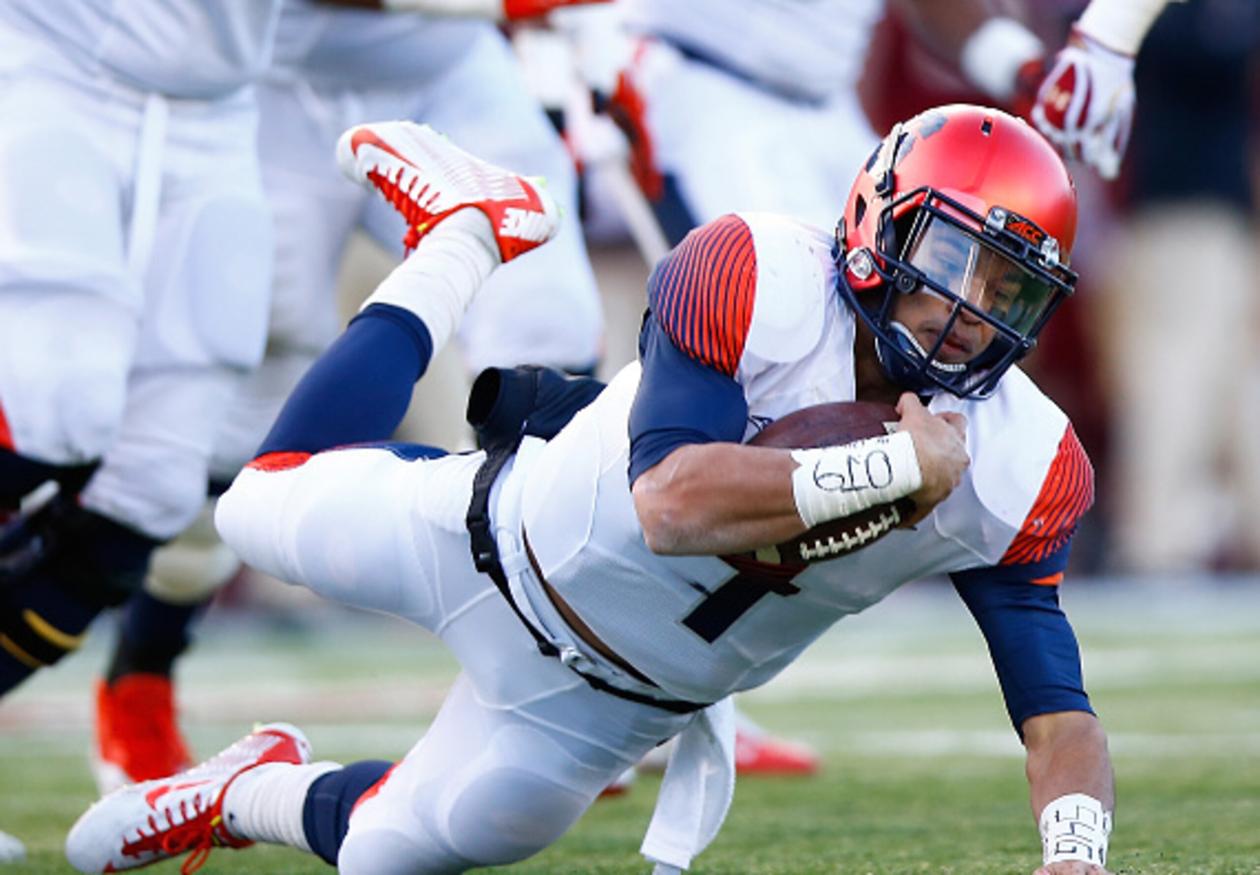 A Syracuse player making a play.