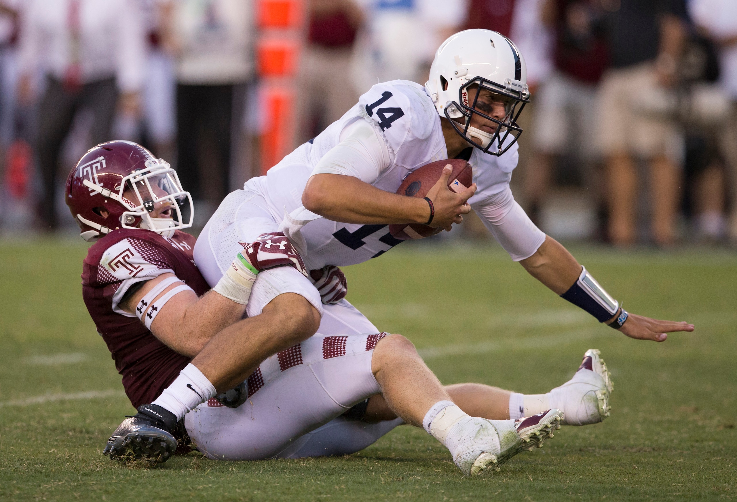 Temple LB Tyler Matakevich (left)