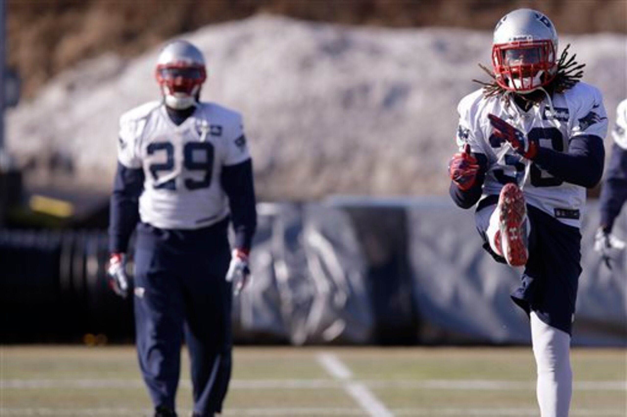 Thanks to the missteps of running back LeGarrette Blount (29, left), Brandon Bolden (38, right) could get an opportunity to start for the Patriots against the Pittsburgh Steelers in the season opener.