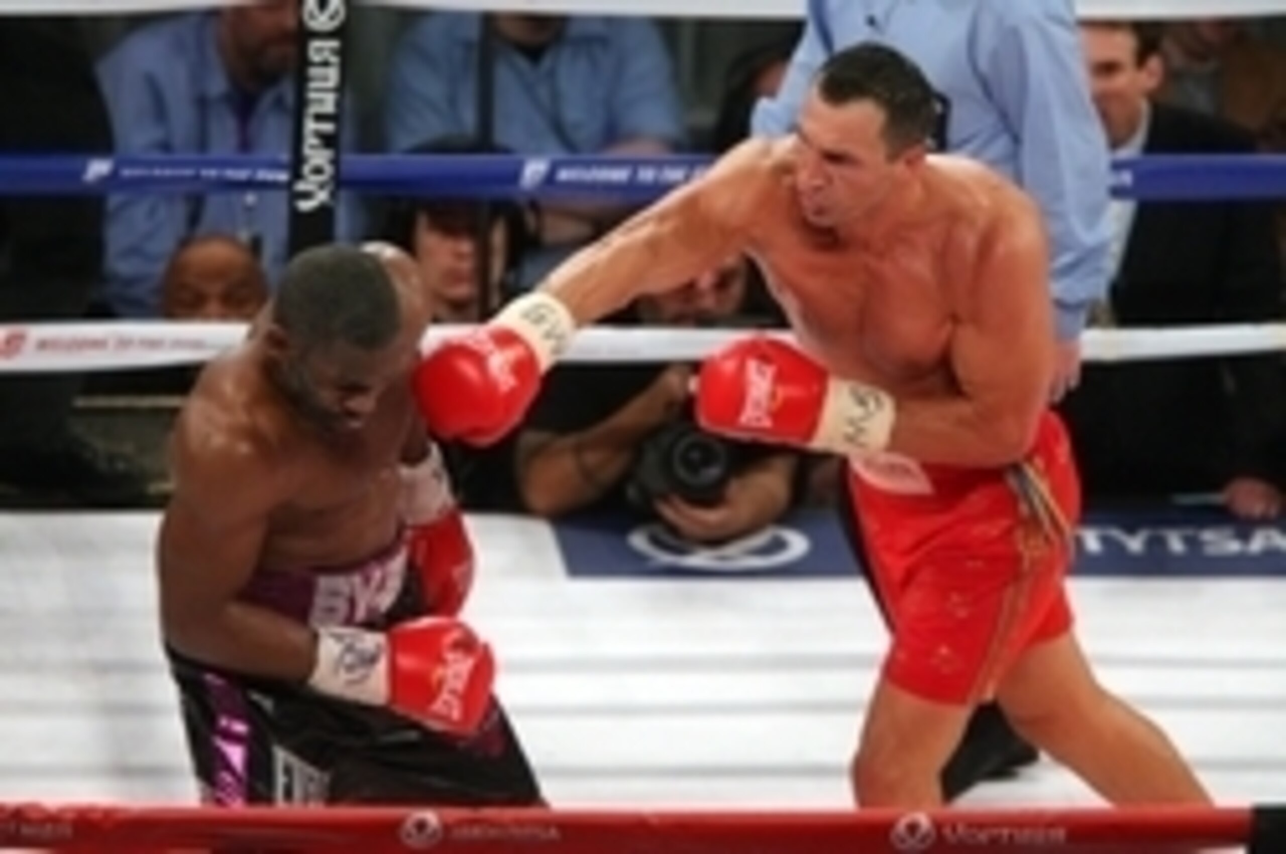 Klitschko defeated Jennings by unanimous decision.
