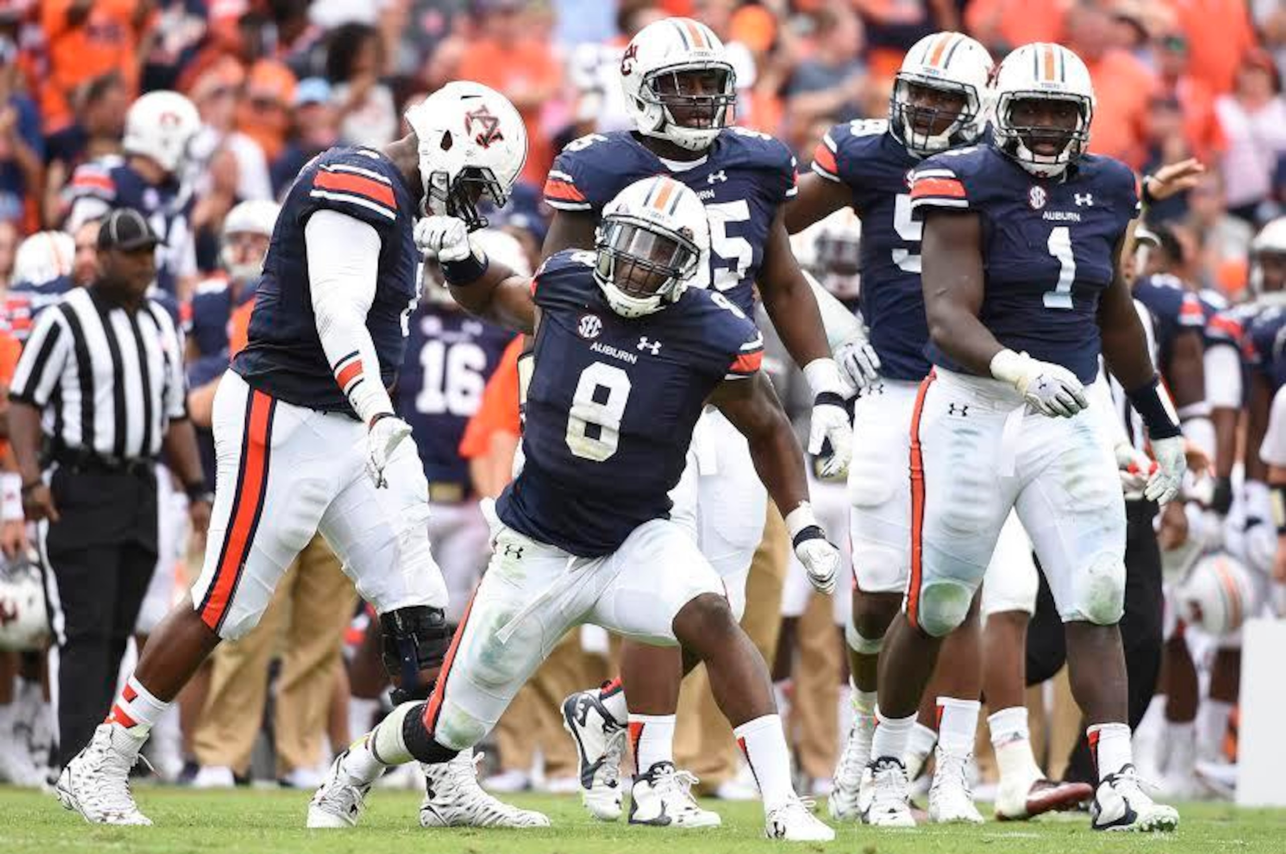 Auburn LB Cassanova McKinzy Auburn LB Cassanova McKinzy