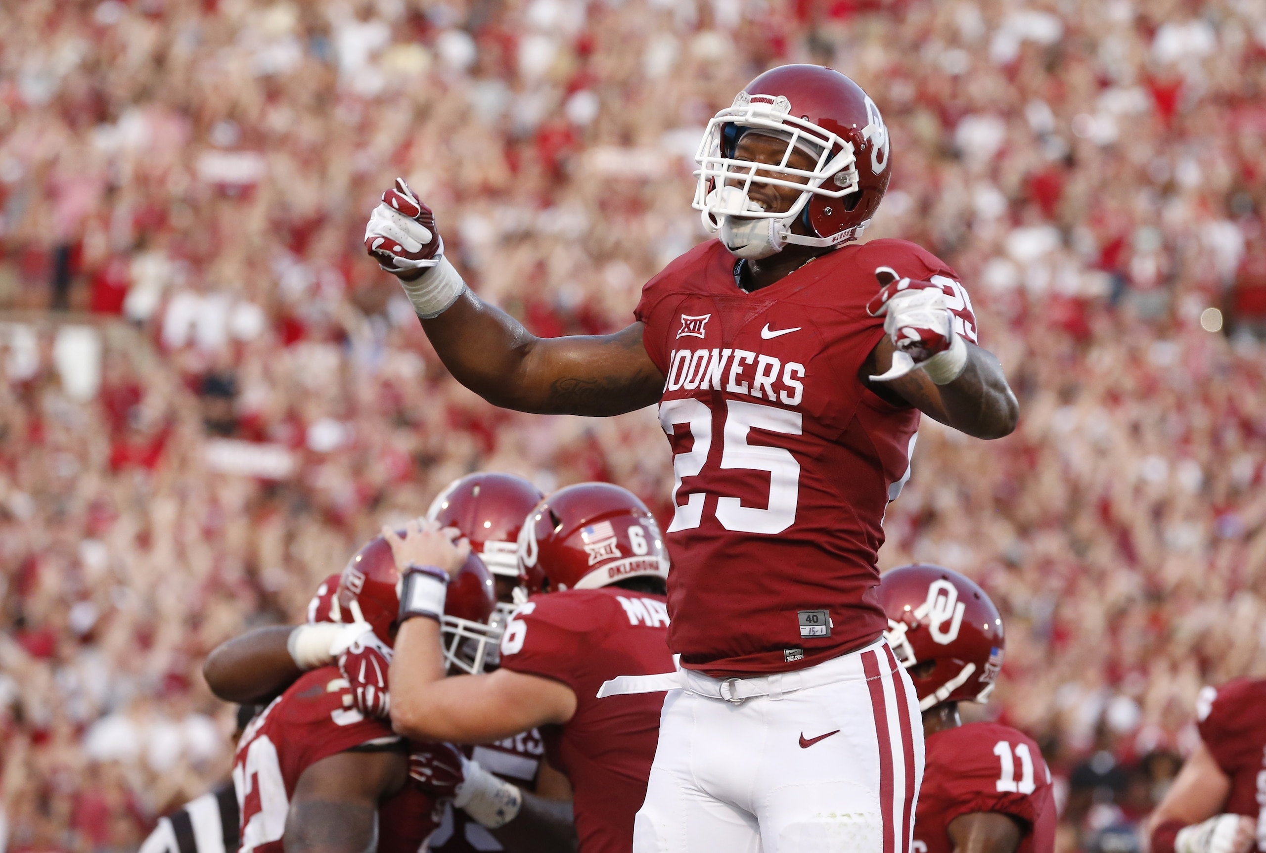 Samaje Perine showed that he has special skills in the Oklahoma backfield. Samaje Perine showed that he has special skills in the Oklahoma backfield.