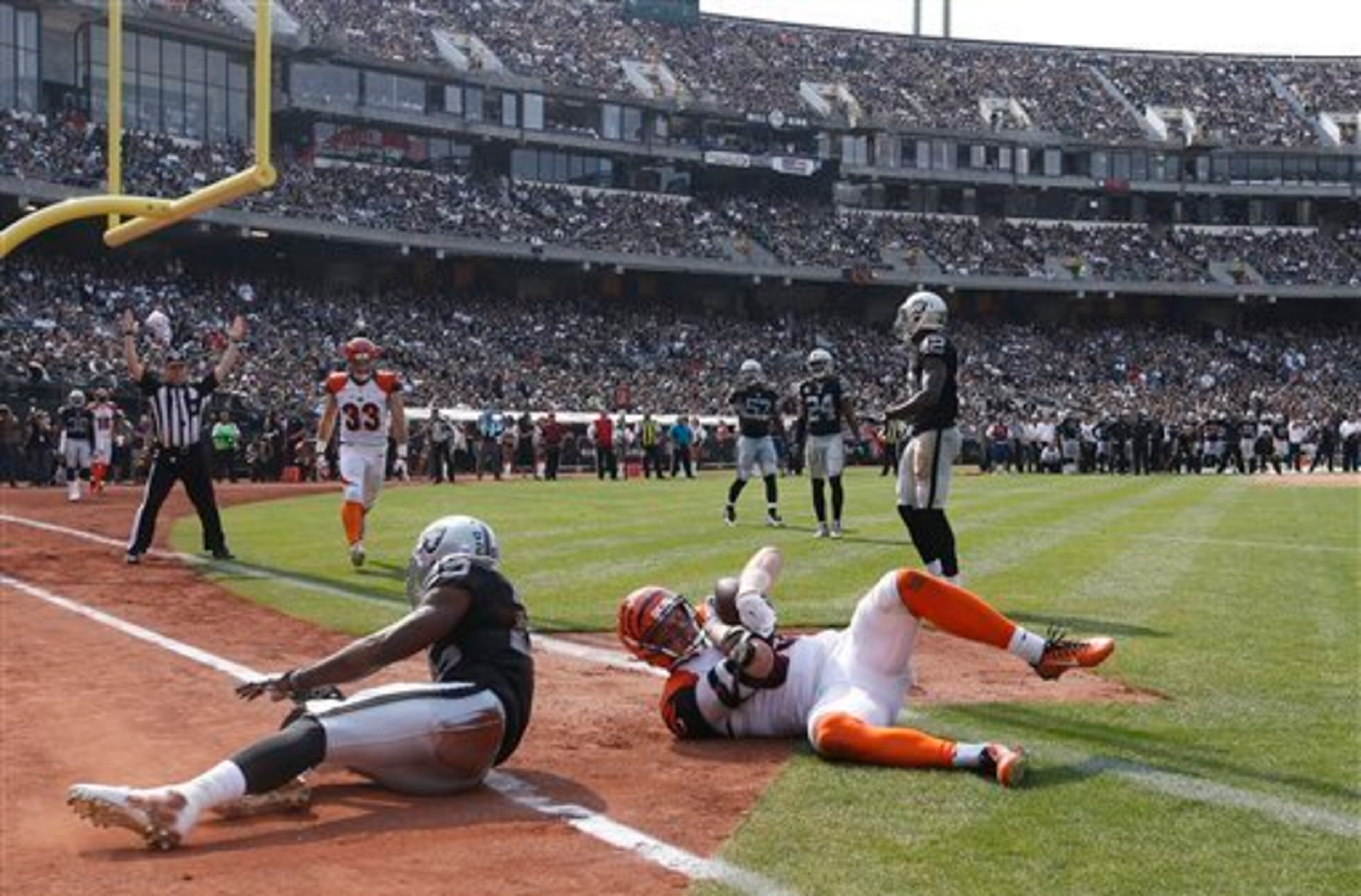 Tyler Eifert catches touchdown pass on D.J. Hayden