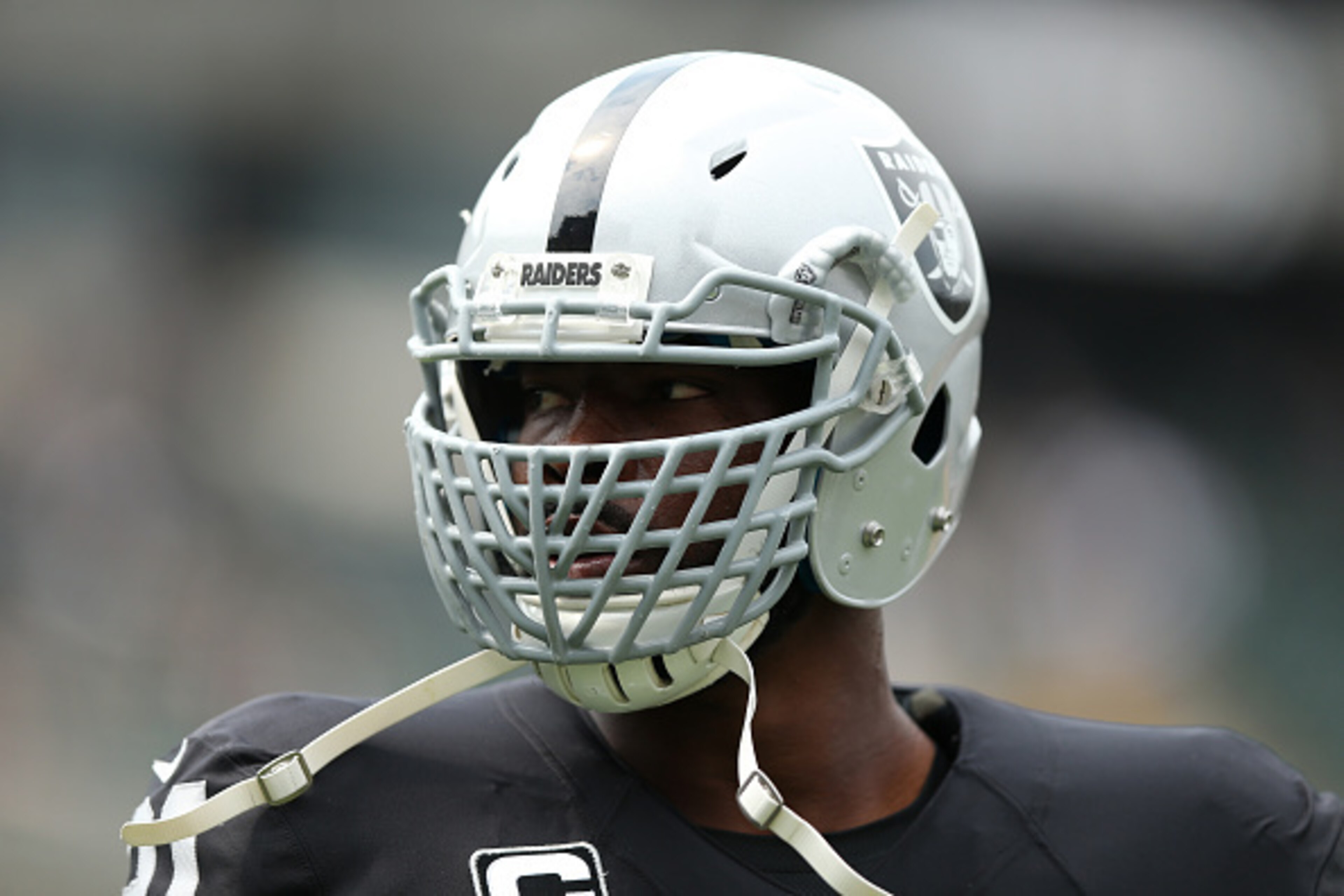 Defensive end Justin Tuck